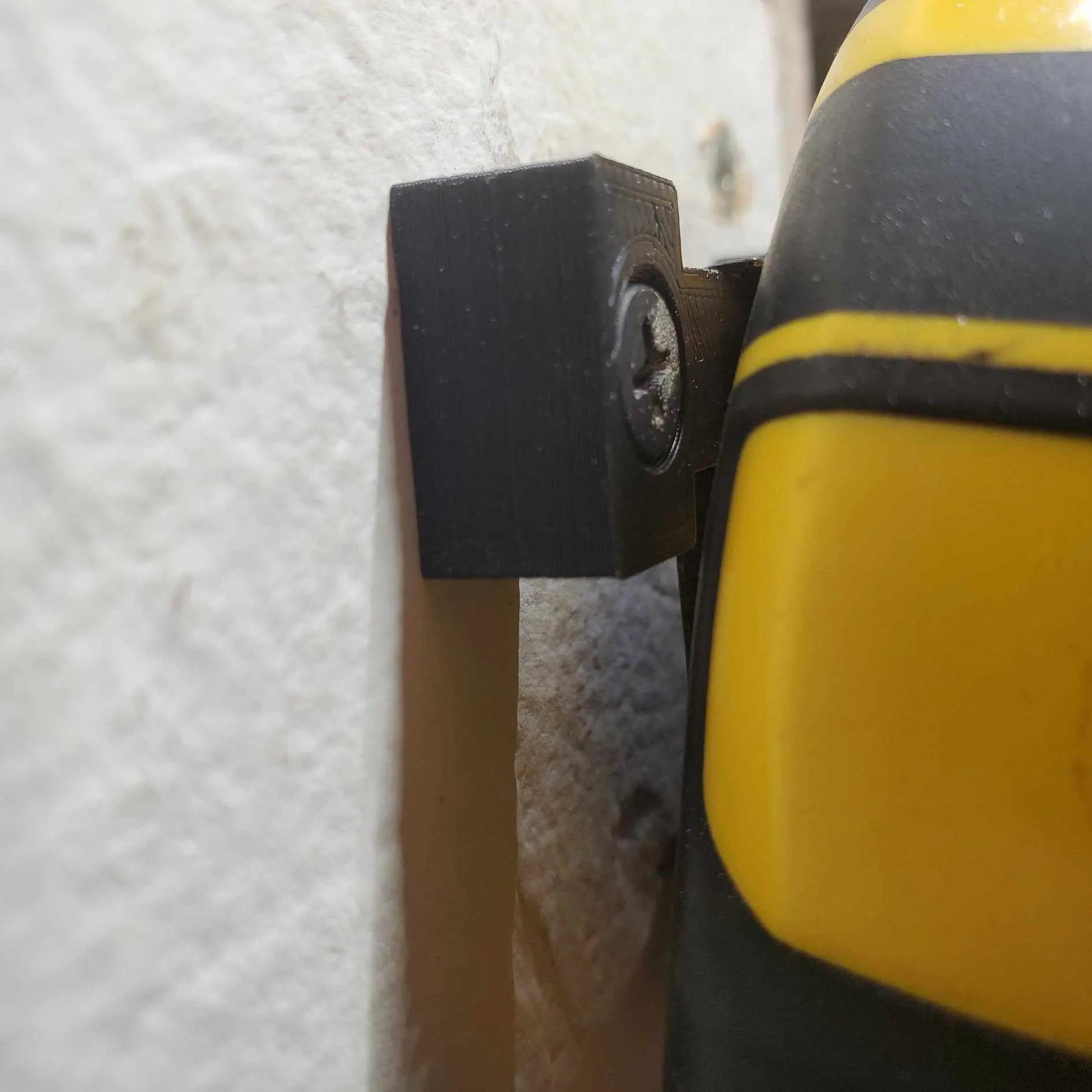 Giá đỡ thước dây gắn tường hoặc tủ