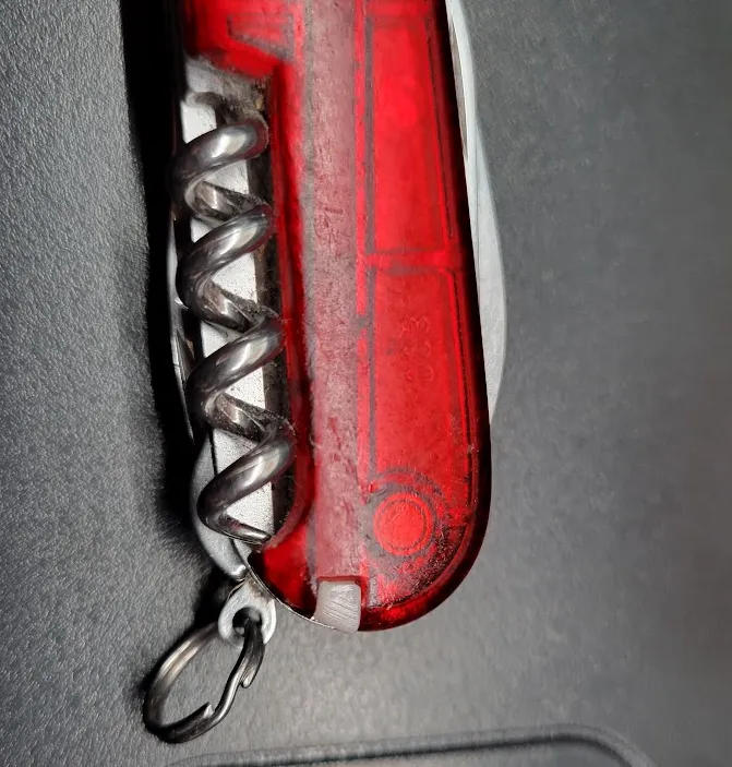 Vật dụng thay thế tăm cho dao Thụy Sĩ