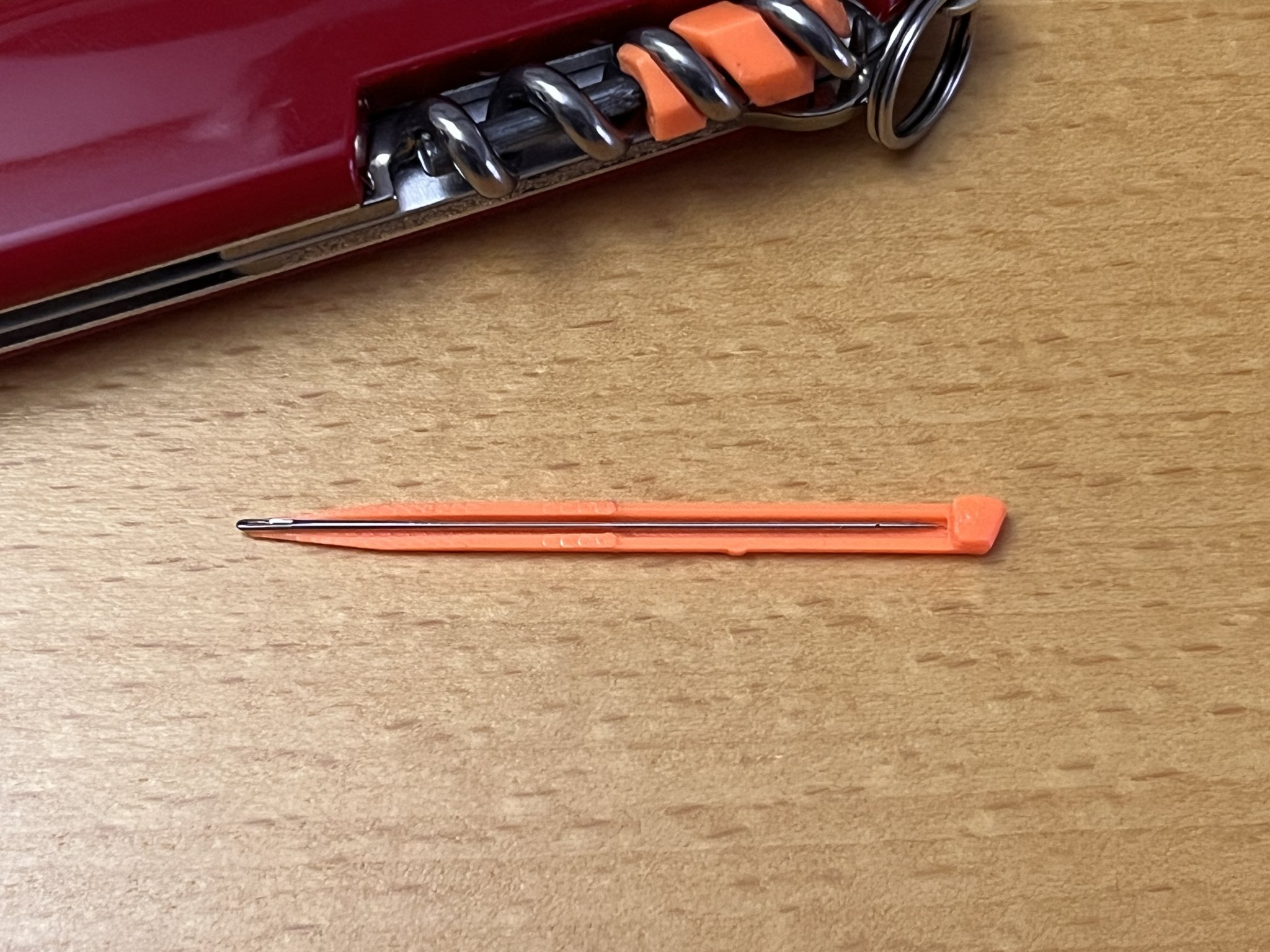 Khay đựng kim trong que tăm đa năng Thụy Sĩ