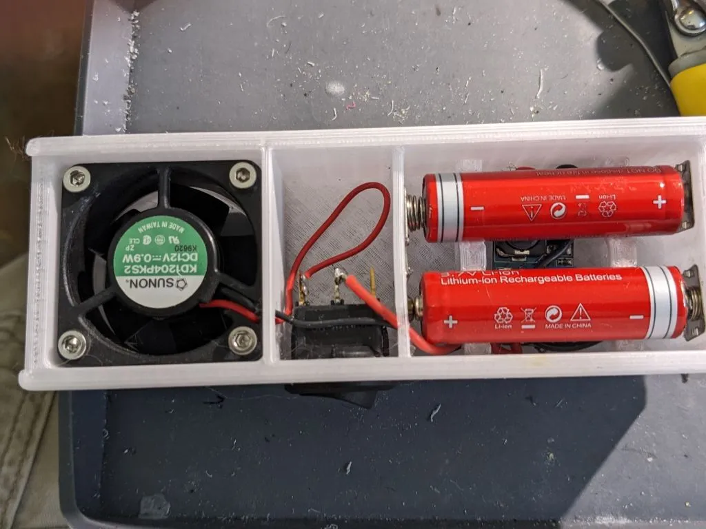 Bộ lọc không khí tự cấp nguồn cho máy in 3D