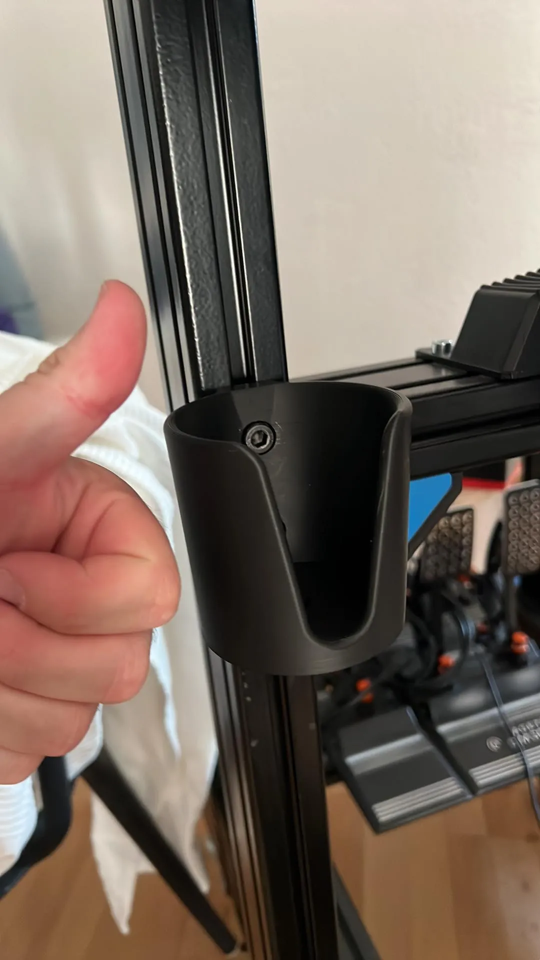 Giá đỡ cốc cho bộ mô phỏng simracing