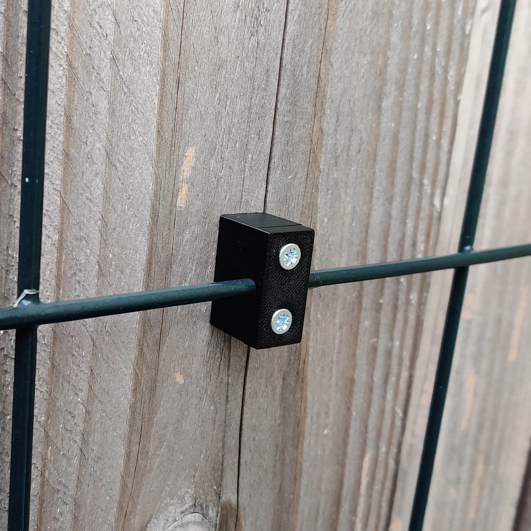 Giá đỡ cho cây hỗ trợ dây 5mm với ốc vít 3,5cm x 3mm