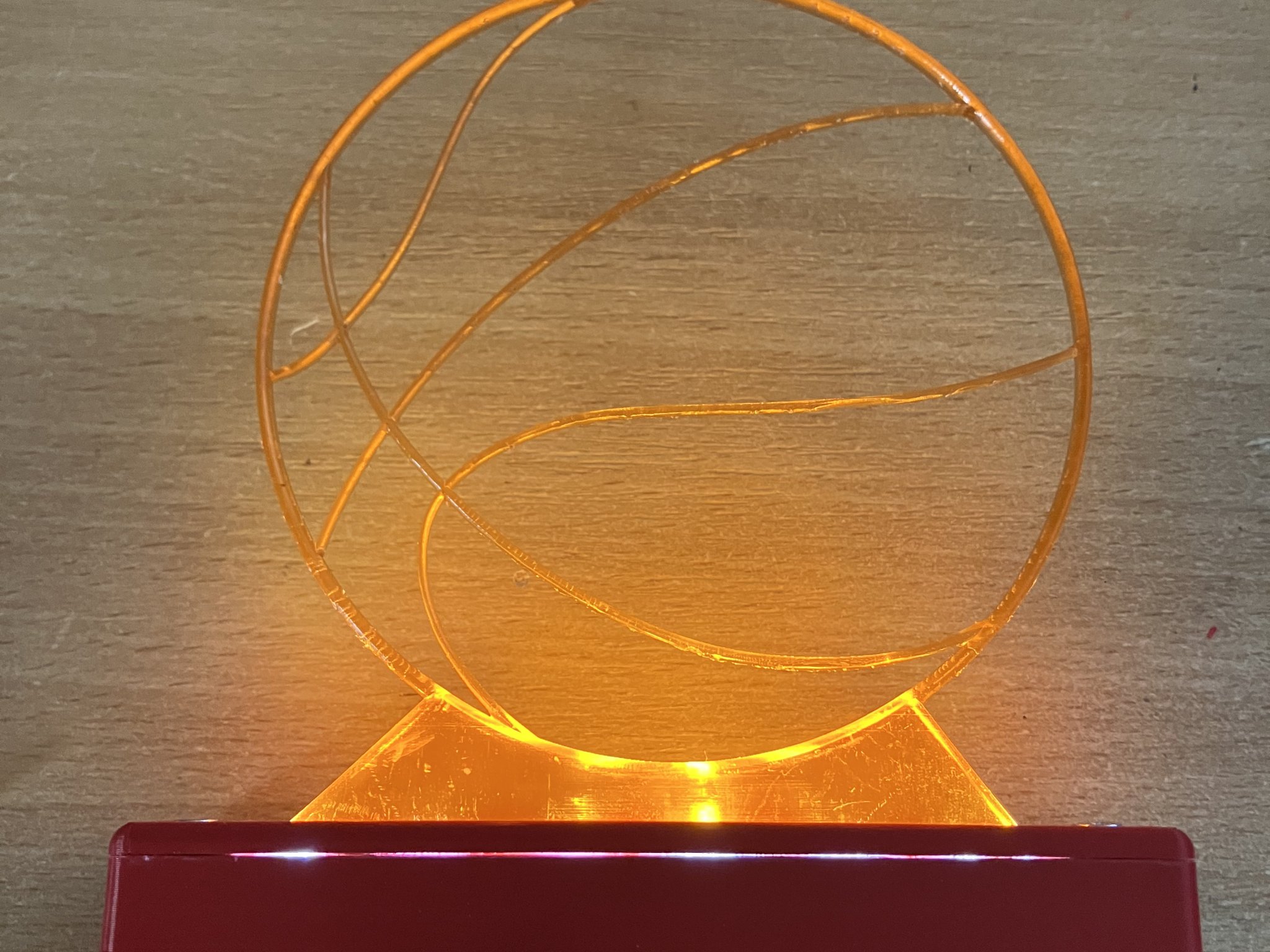 Đèn bóng rổ "Ilusion" với thiết kế độc đáo từ nhựa resin