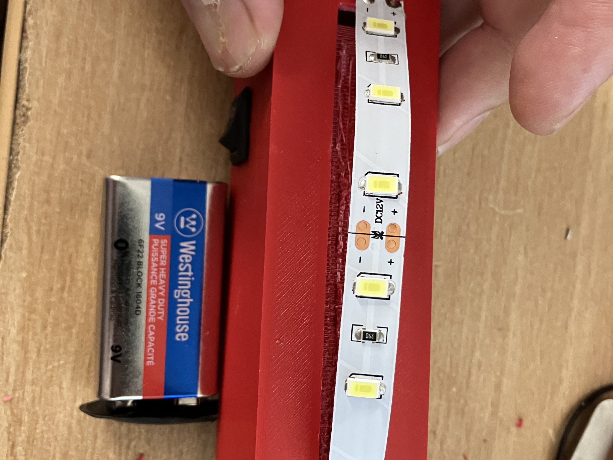 Đèn bóng rổ "Ilusion" với thiết kế độc đáo từ nhựa resin