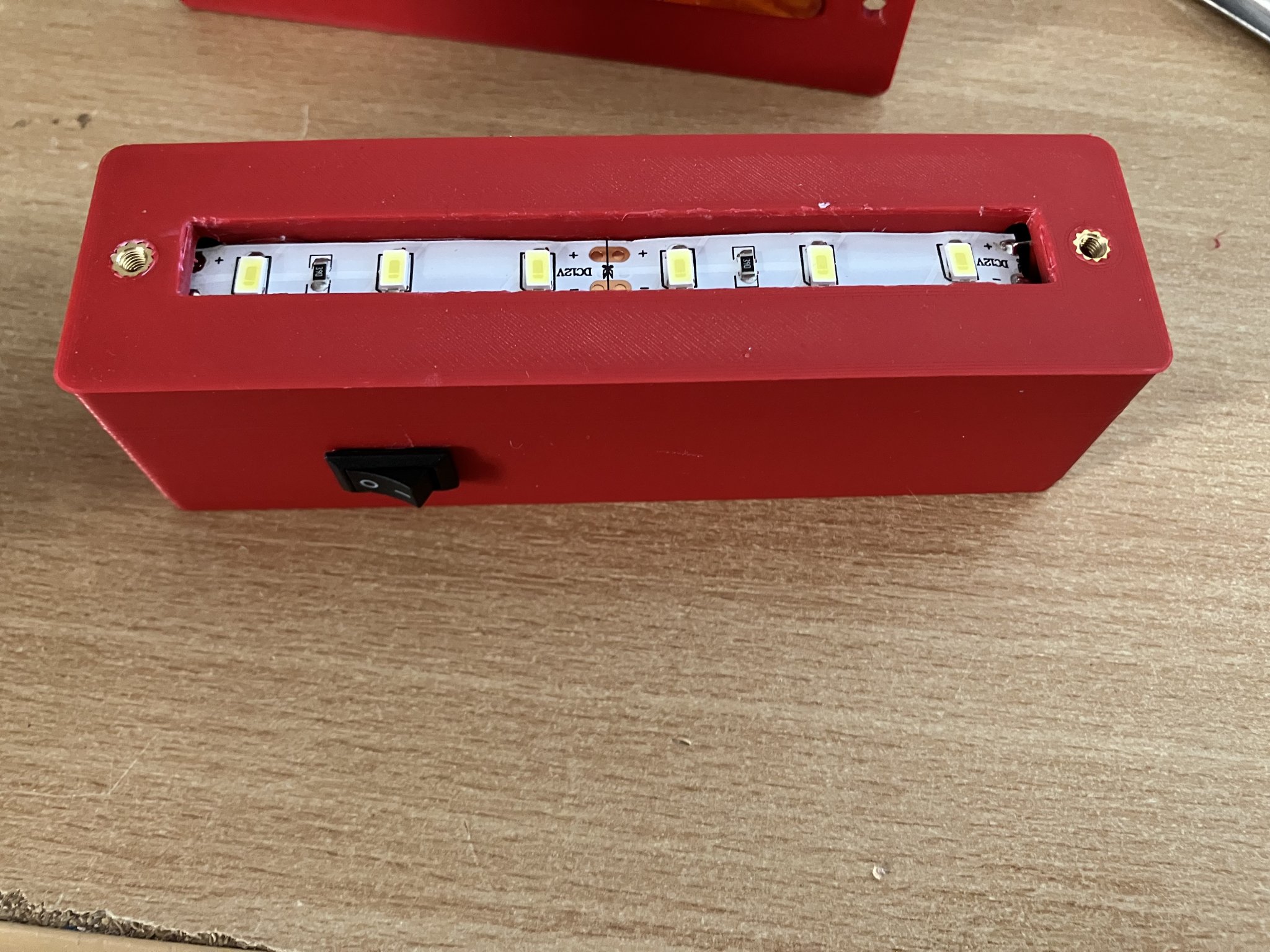 Đèn bóng rổ "Ilusion" với thiết kế độc đáo từ nhựa resin