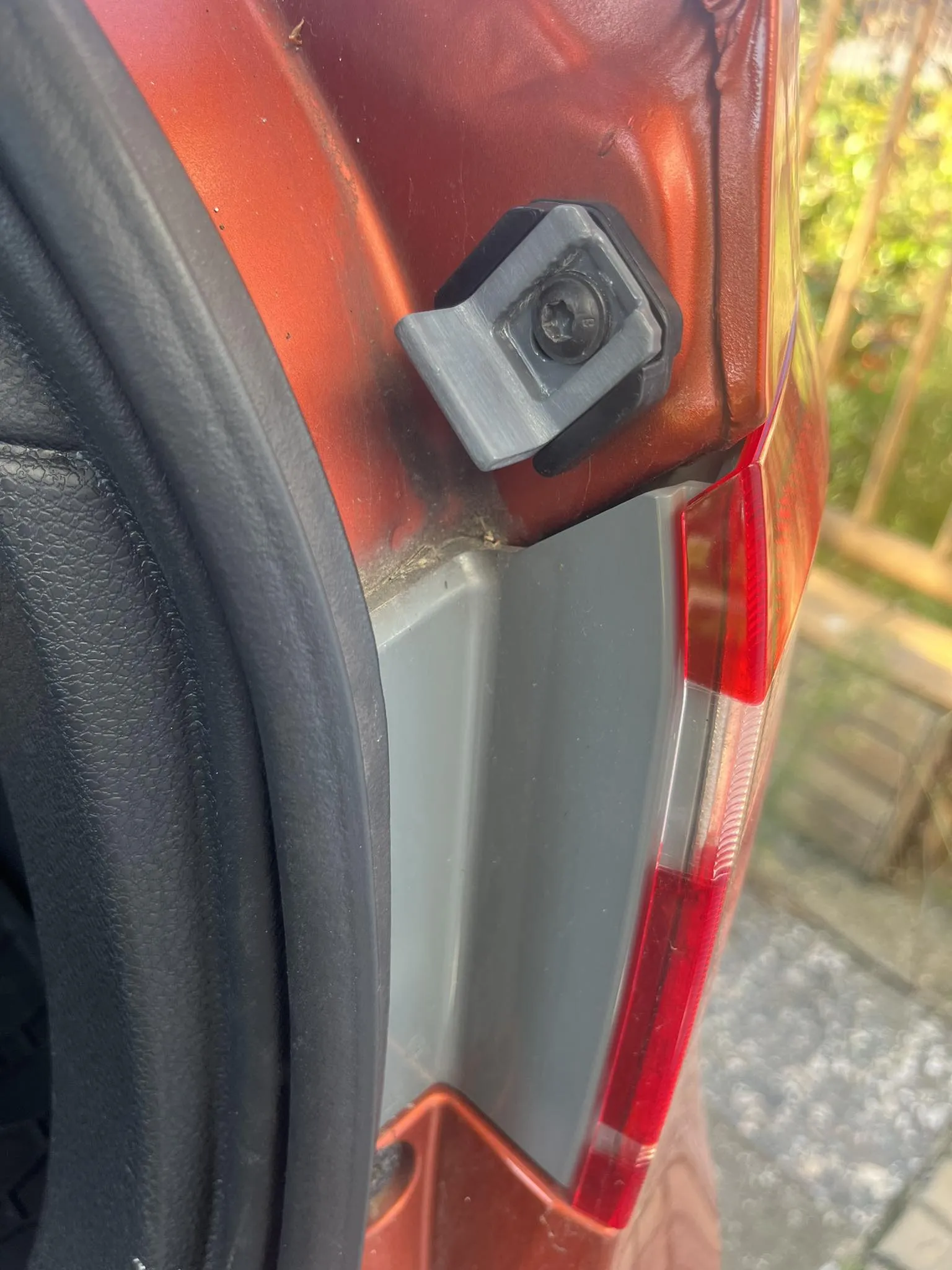 DStop cốp sau cho LADA Vesta SW Cross 2019