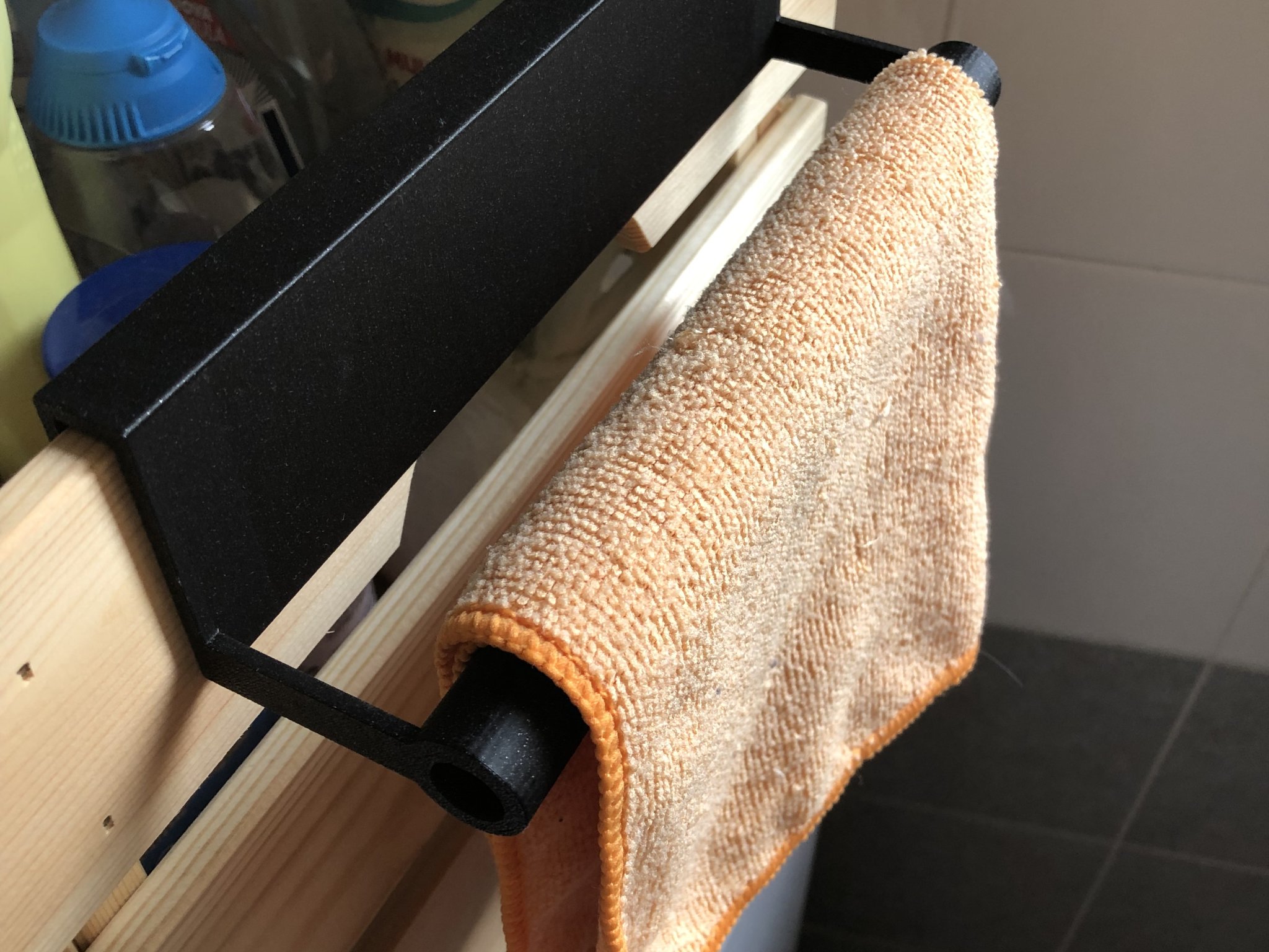 Giá phơi đồ nhỏ cho khăn từ IKEA KNAGGLIG