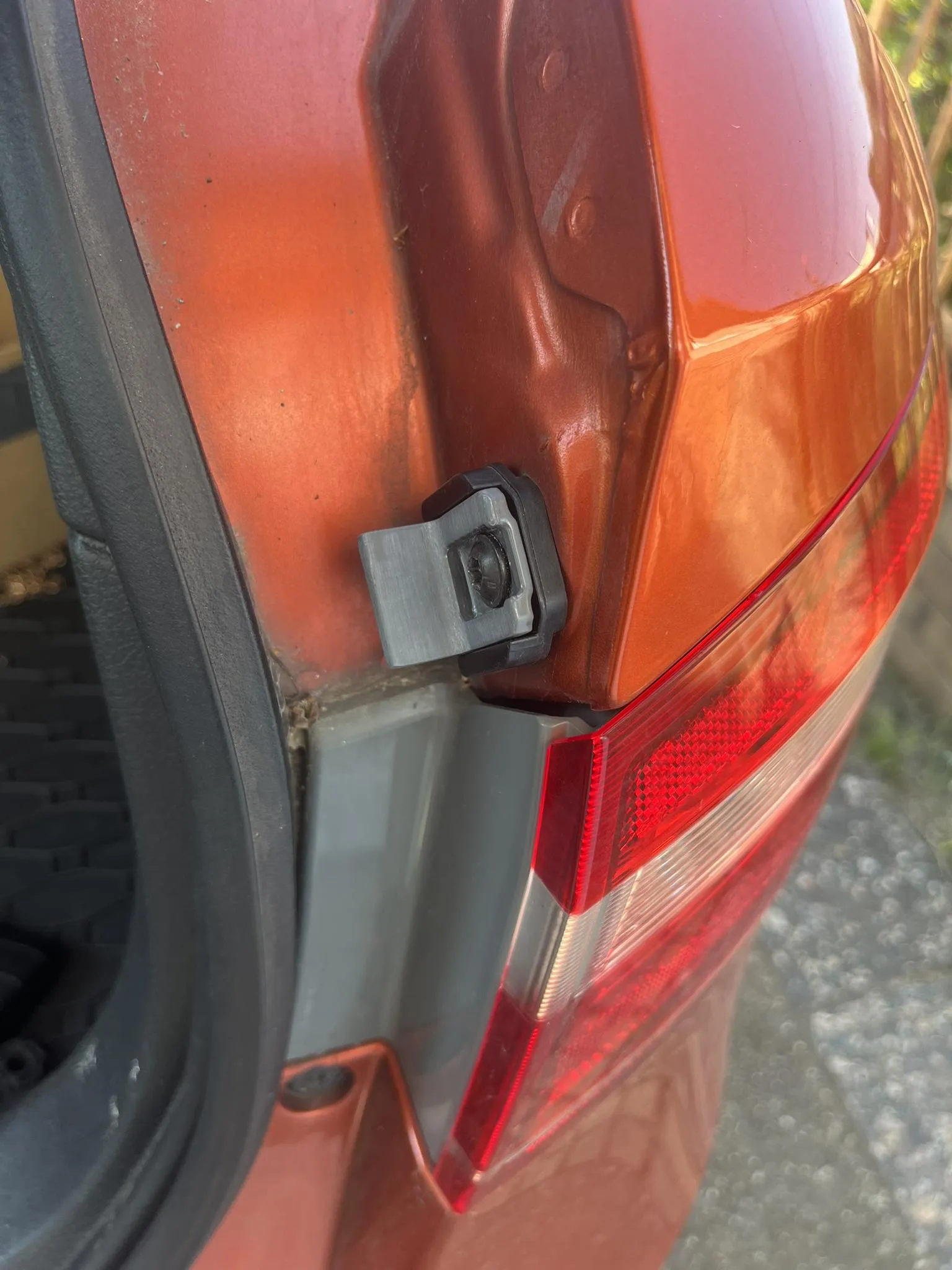 DStop cốp sau cho LADA Vesta SW Cross 2019