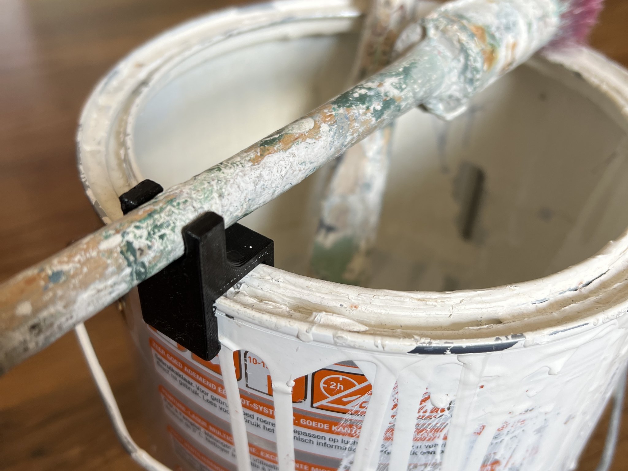 Giá đỡ cọ cho hộp sơn