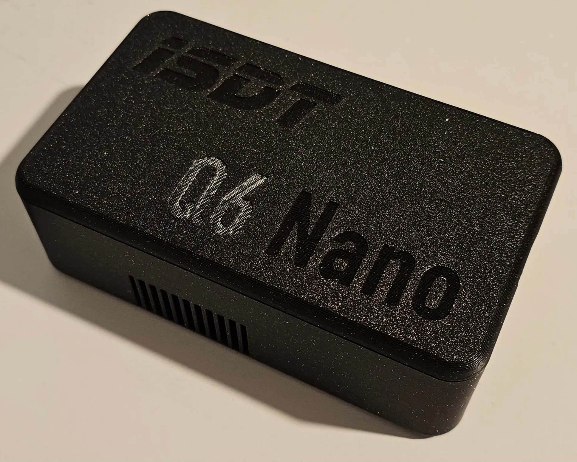 Vỏ sạc ISDT Q6 Nano với cổng USB-C