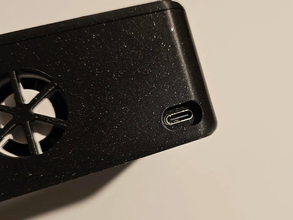 Vỏ sạc ISDT Q6 Nano với cổng USB-C