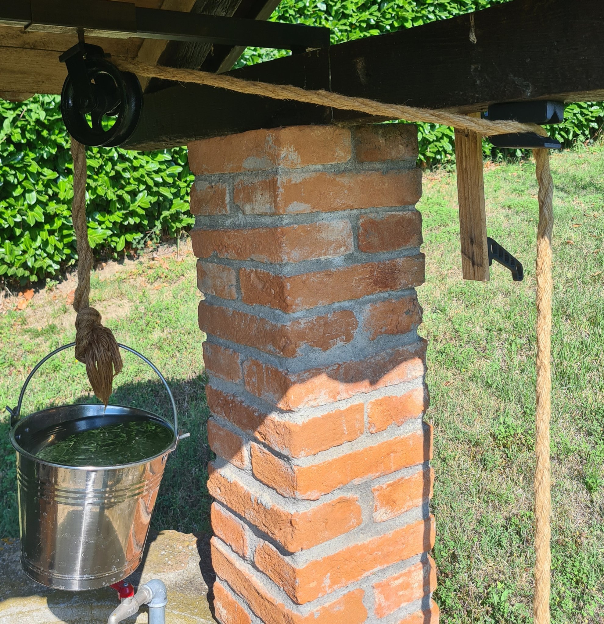 **Cái chặn dây thừng sử dụng một tay**