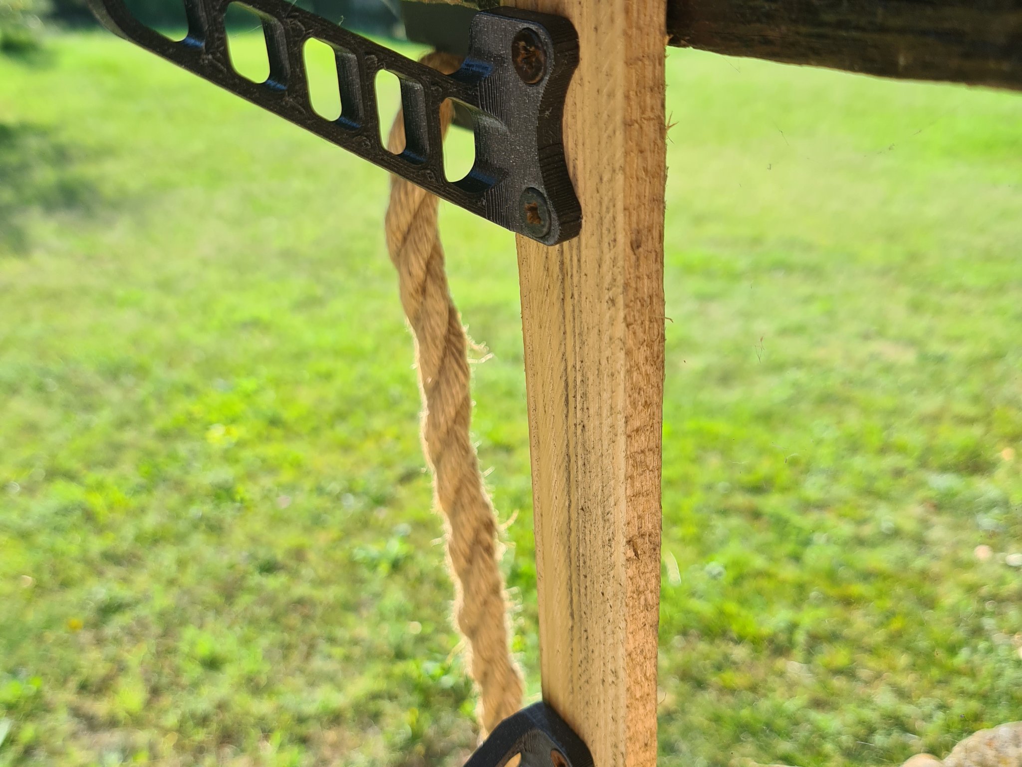 Giá treo dây thừng tiện lợi cho nhiều loại dây khác nhau