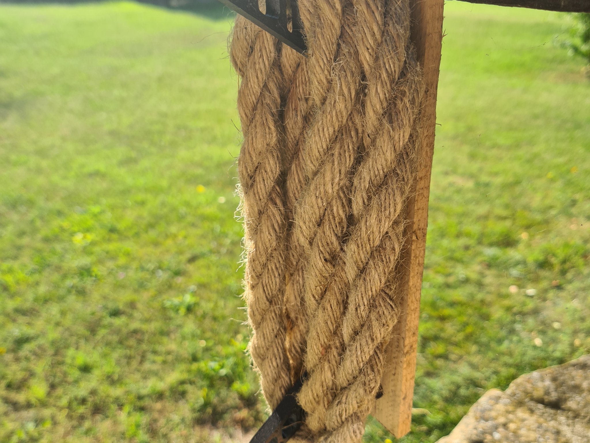 Giá treo dây thừng tiện lợi cho nhiều loại dây khác nhau