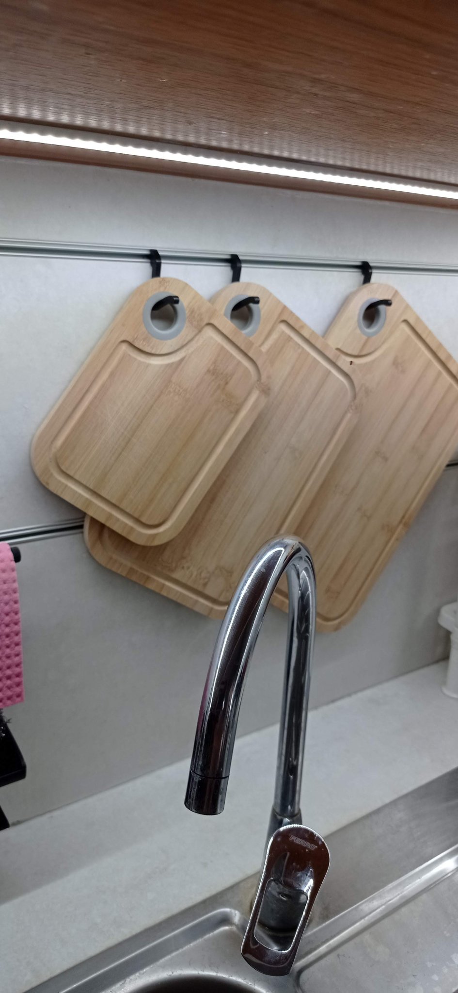 Móc treo tường bếp bằng nhôm - Giải pháp đơn giản và tiết ...