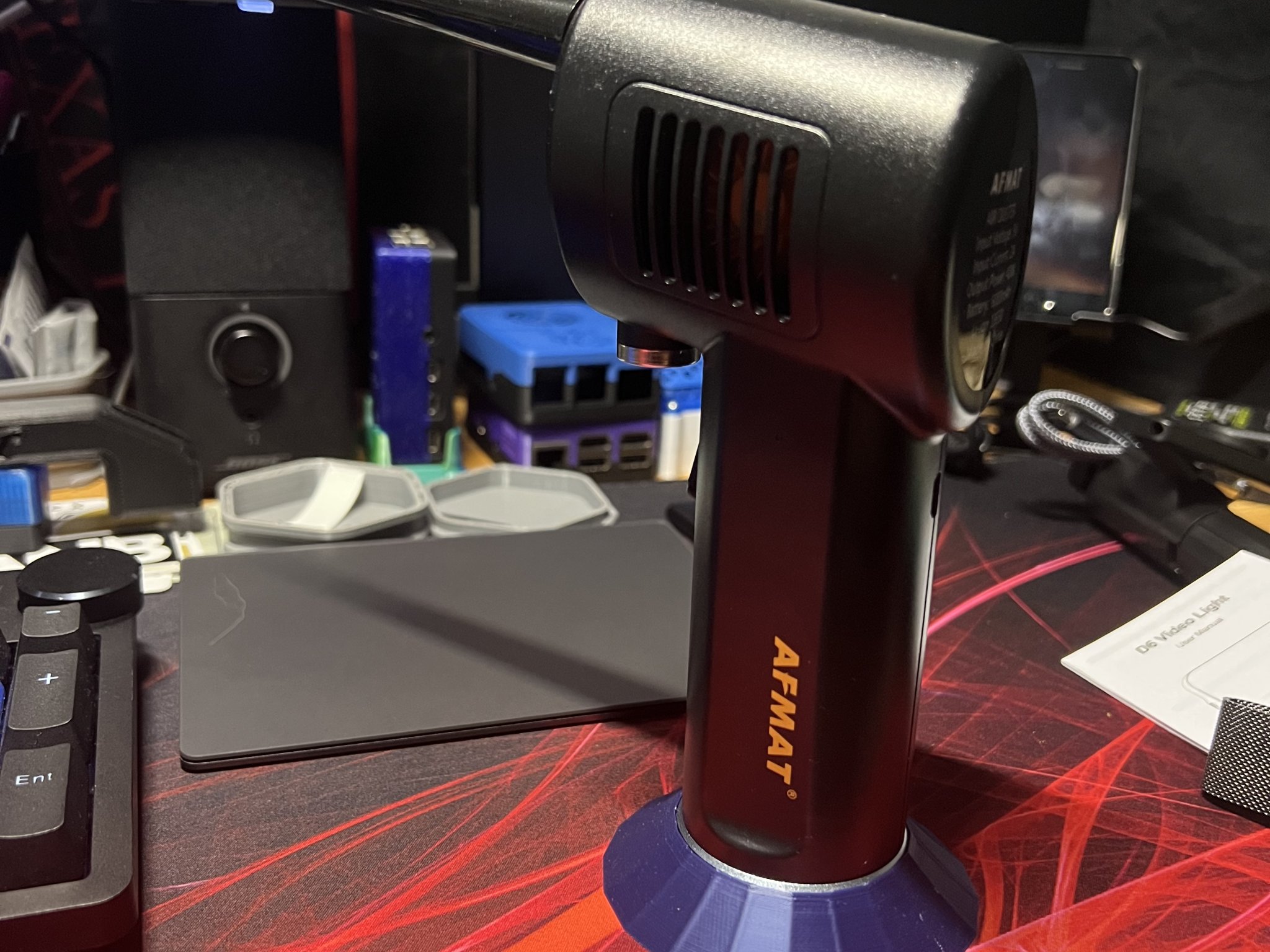 Đế đứng cho máy thổi bụi điện Afmat