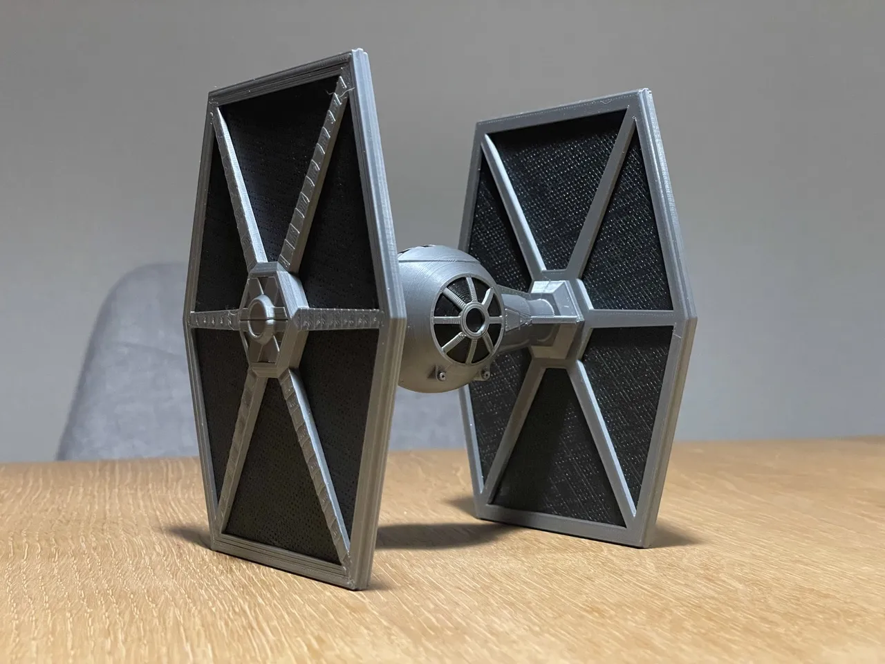 Mô hình Tie Fighter Star Wars in 3D cho người hâm mộ