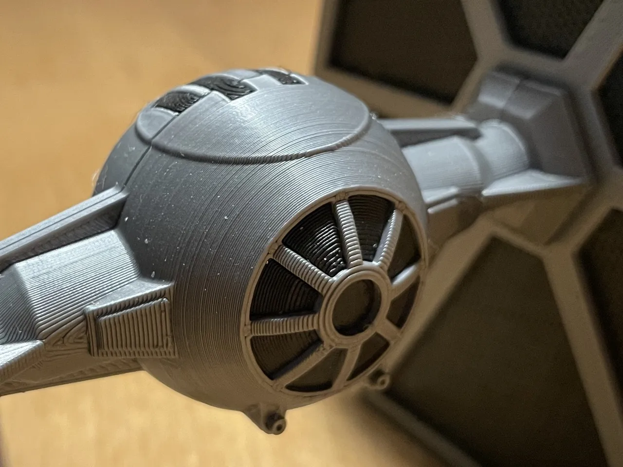 Mô hình Tie Fighter Star Wars in 3D cho người hâm mộ