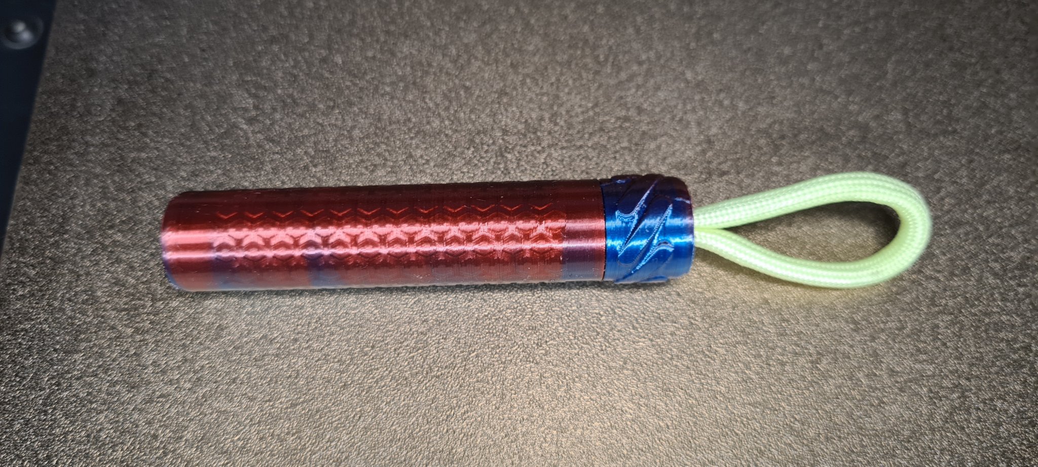 Bình chứa hình trụ có ren EDC đeo cổ