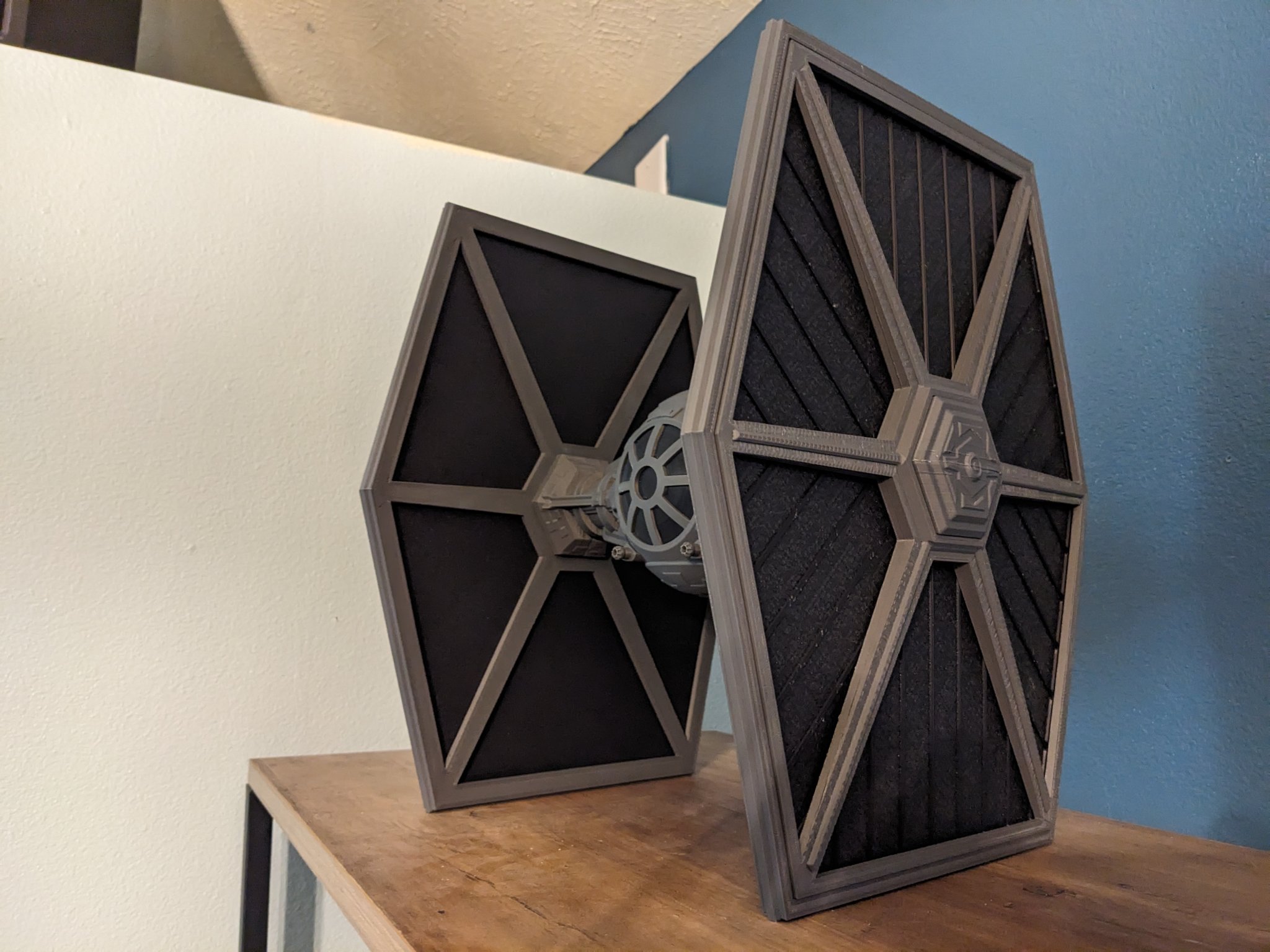 Mô hình TIE Fighter phóng to 250% của Rakoon Design