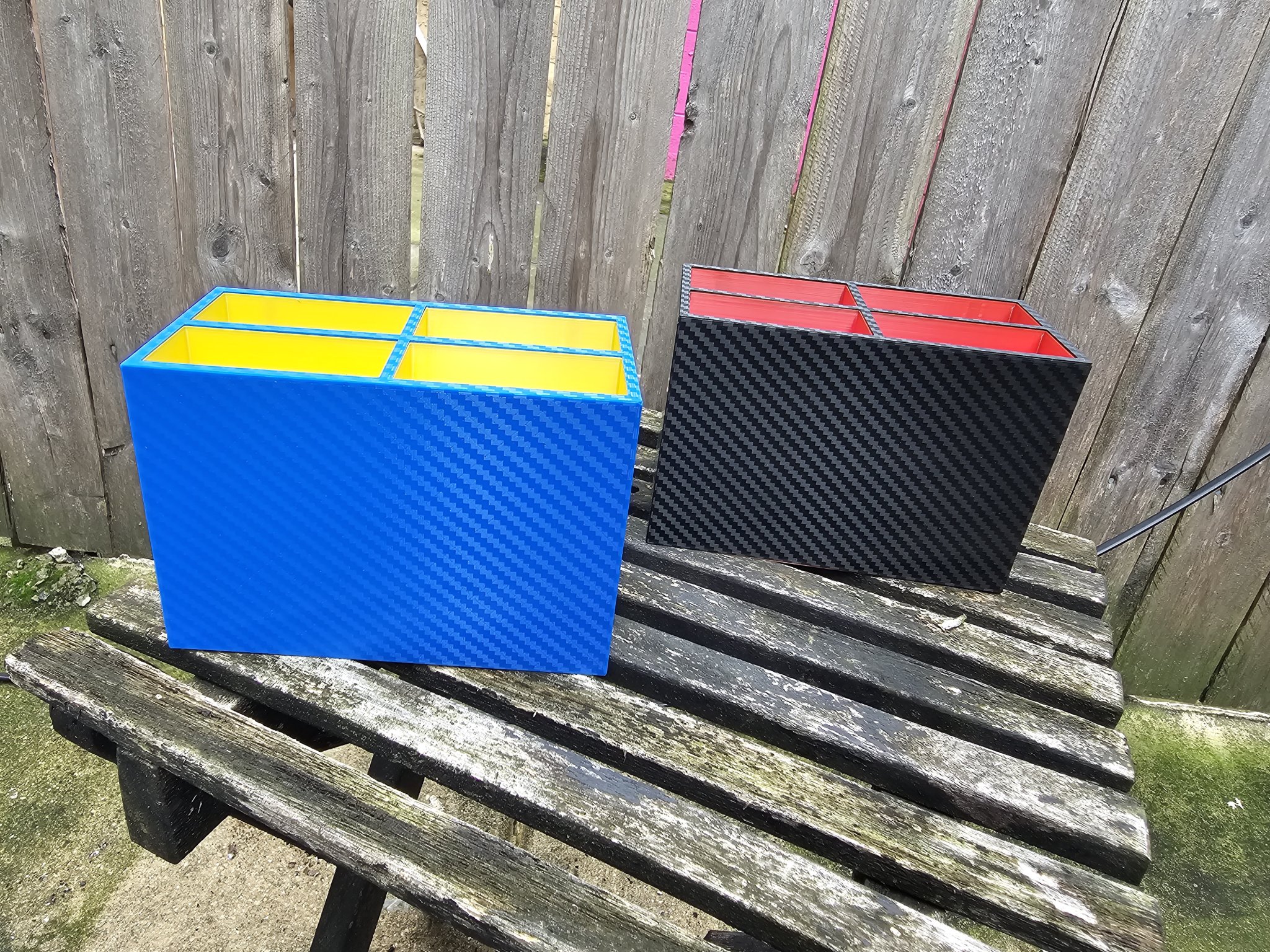 Giá đỡ bút chì laminate với thiết kế độc đáo