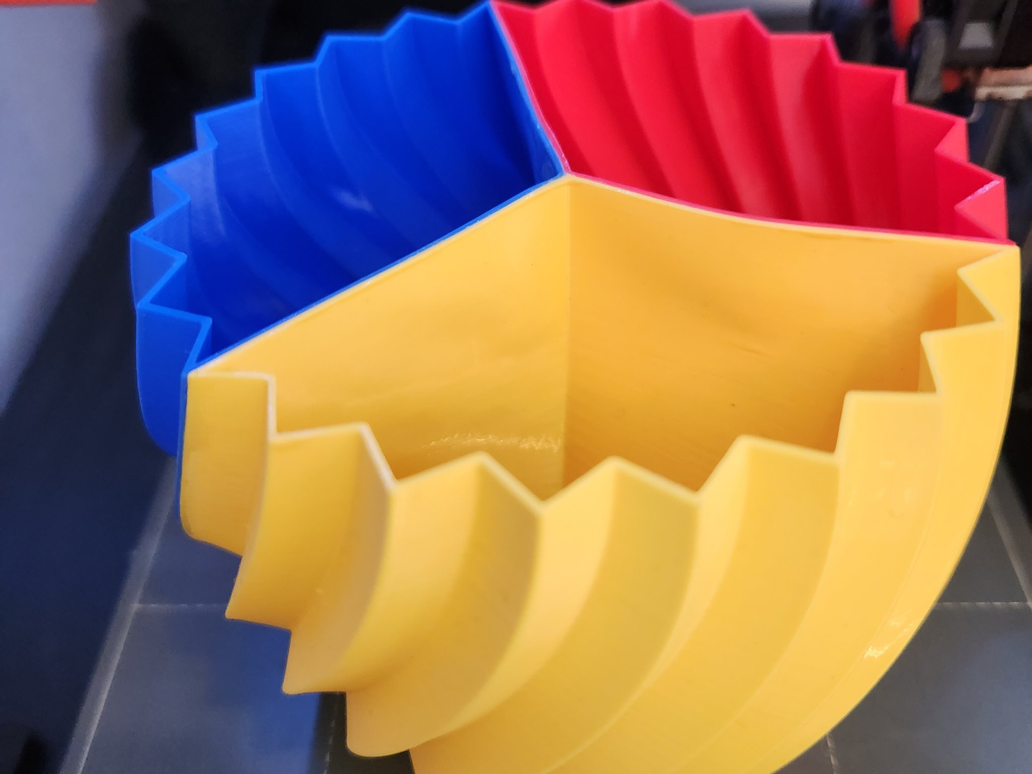 Giá đỡ tổ chức xoắn với nhiều ngăn