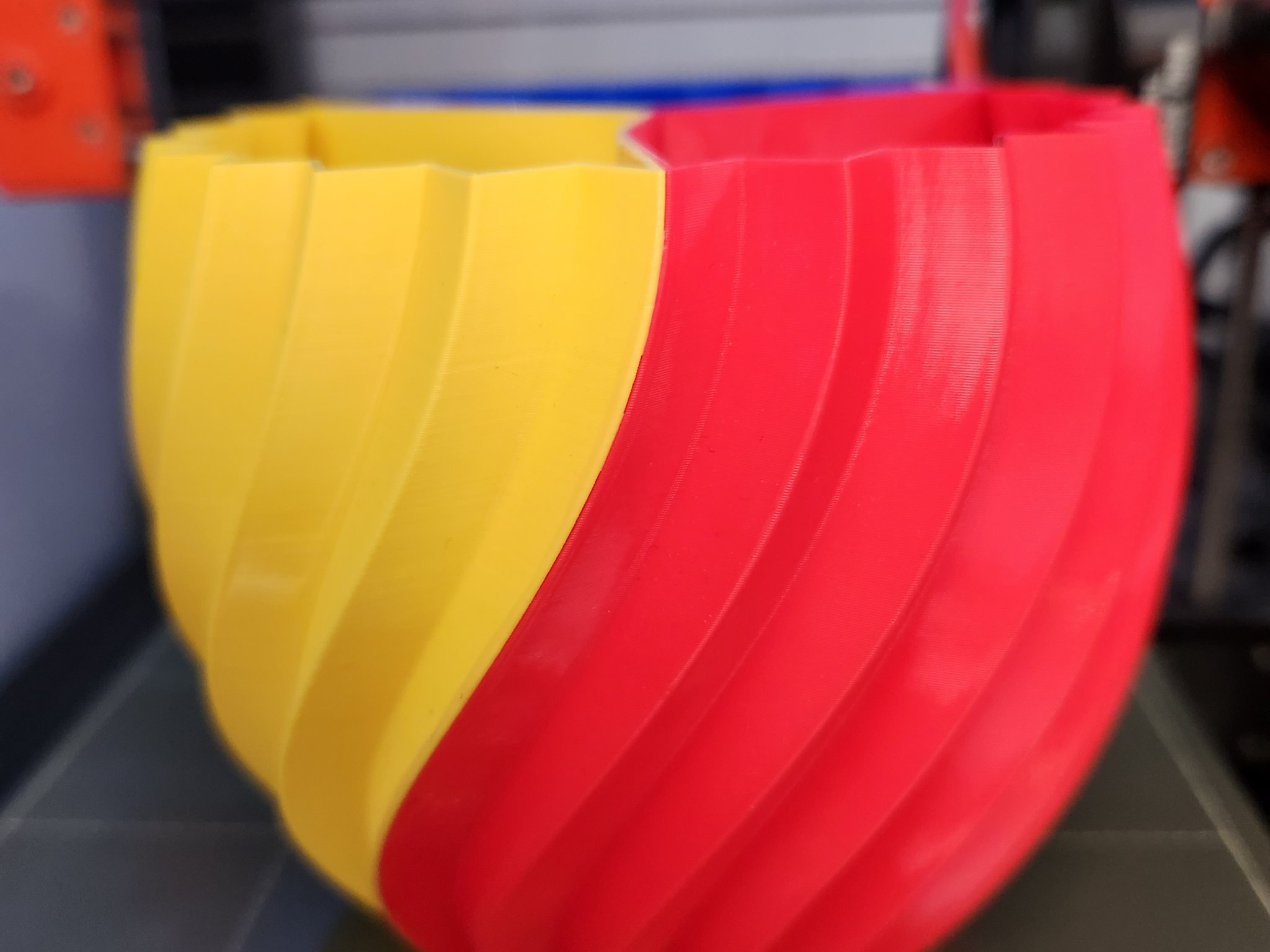 Giá đỡ tổ chức xoắn với nhiều ngăn