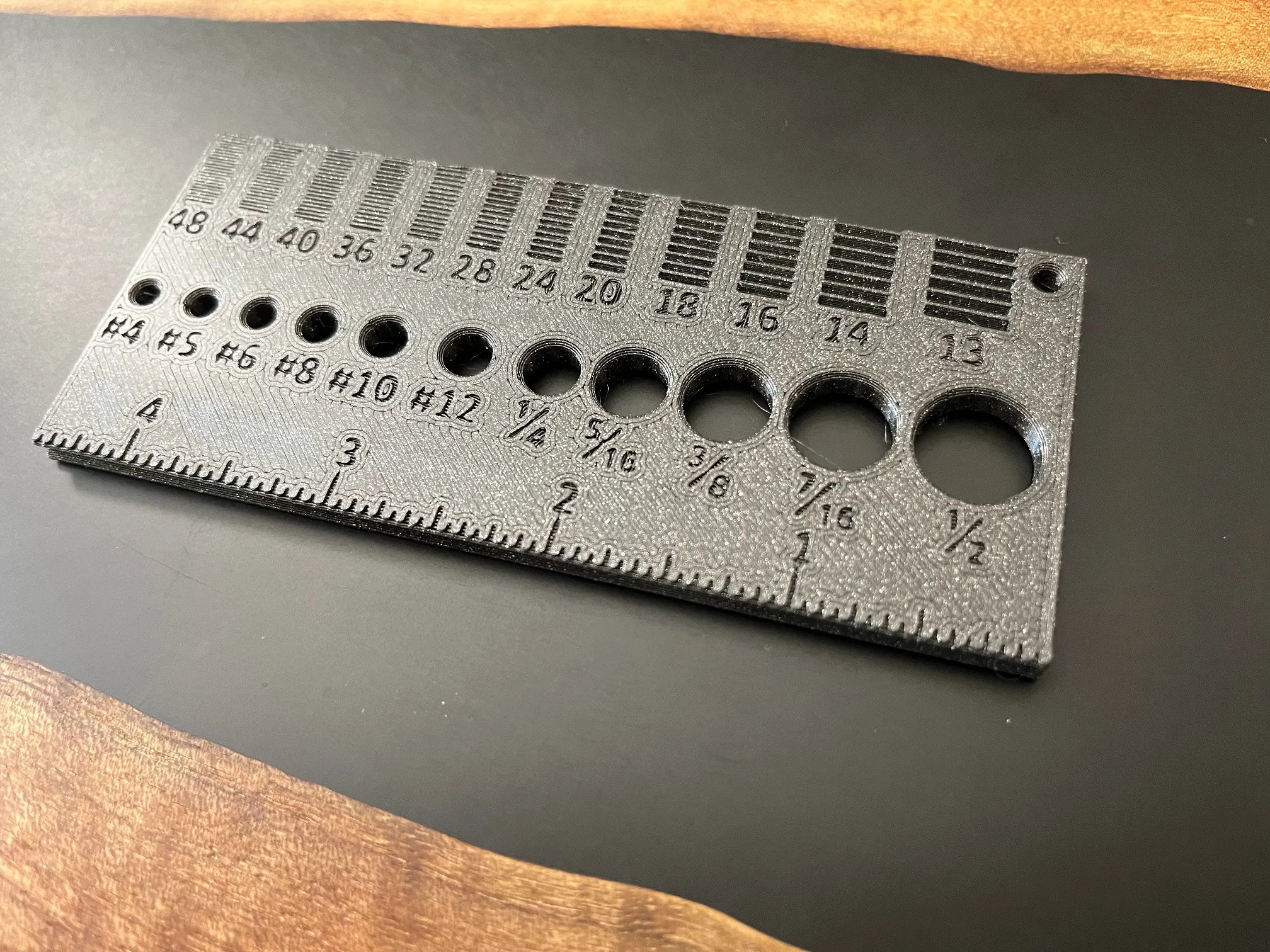 Thước đo ren bu lông với chỉ số bước ren (metric và SAE)