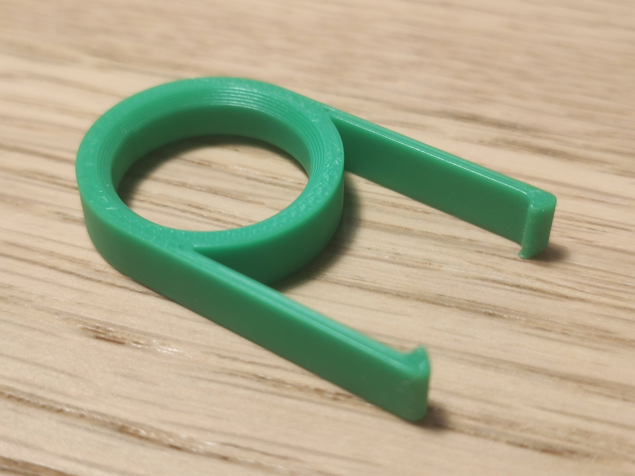 Công cụ tháo phím với lỗ hỗ trợ dễ dàng sử dụng