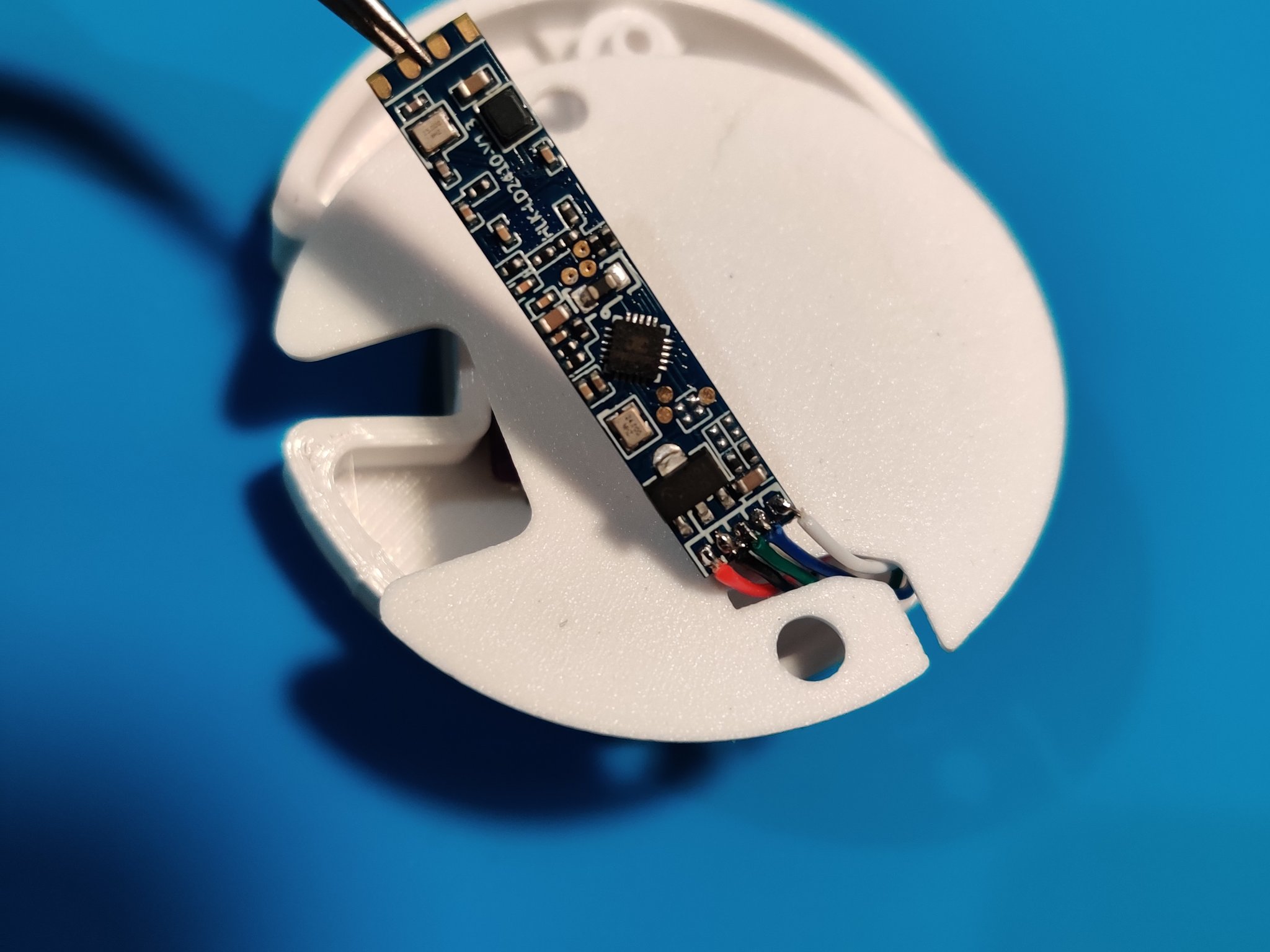 Bảo vệ con người LD2410 với cảm biến sóng vi ba