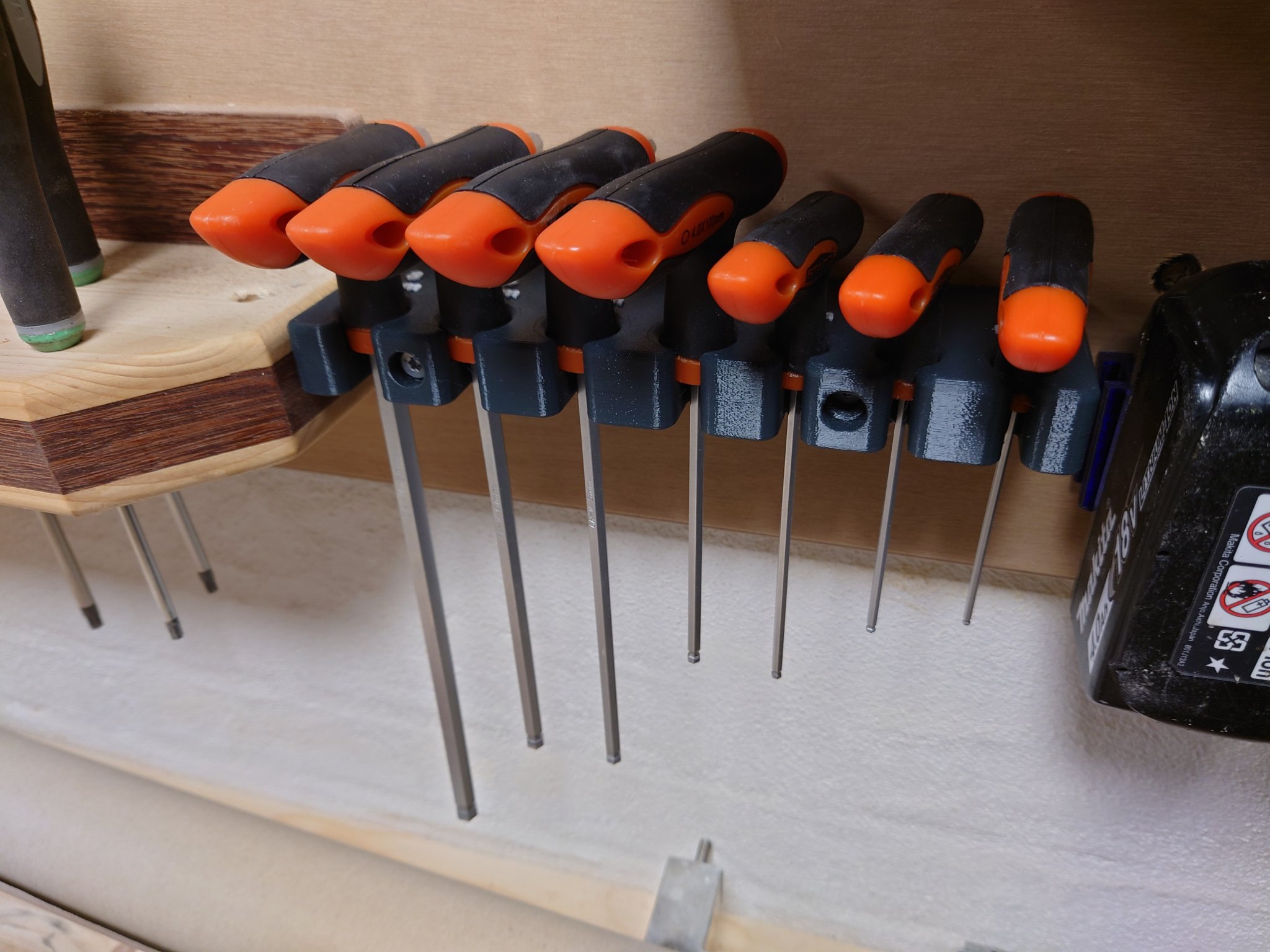 Giá đỡ chìa khóa Allen treo tường cho xưởng làm việc