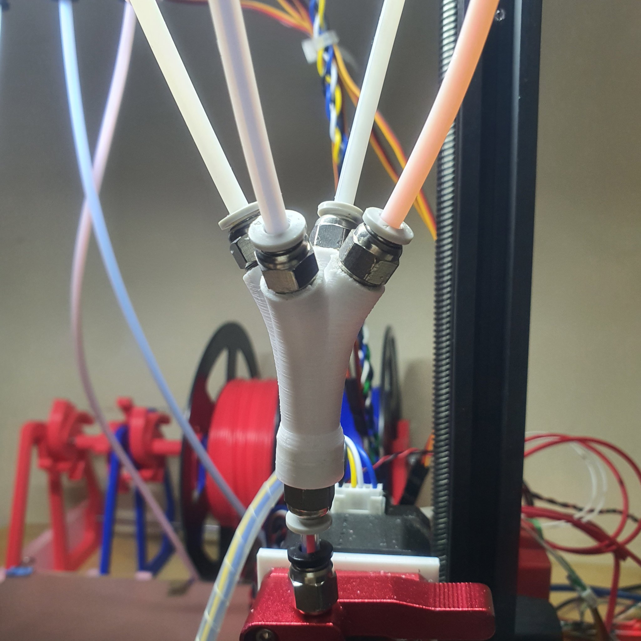 Khớp nối chia ống bowden/ptfe 4 vào 1 - Cơ sở chắc chắn hơn