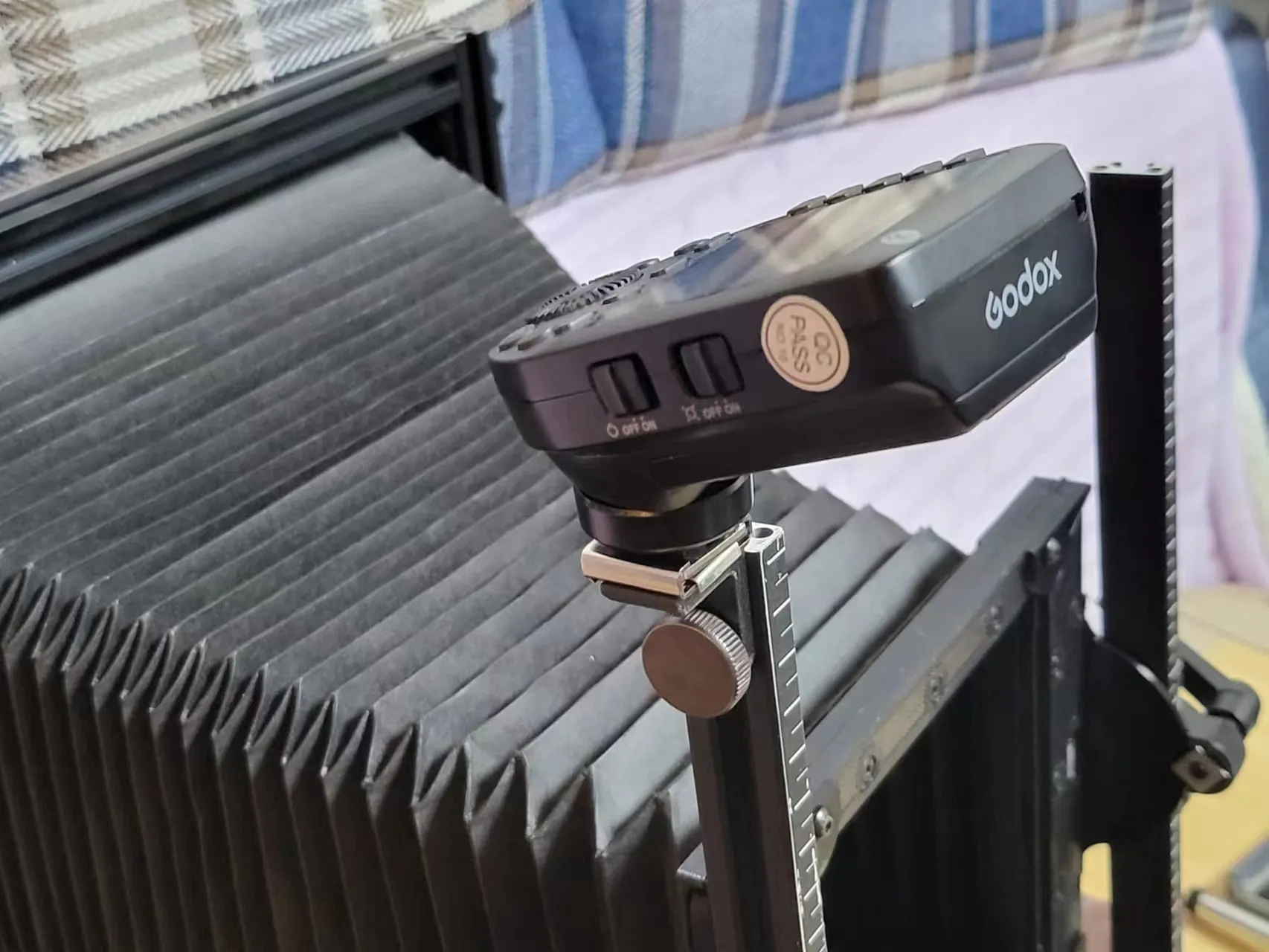 Giá đỡ đèn flash ECO810 bằng kim loại