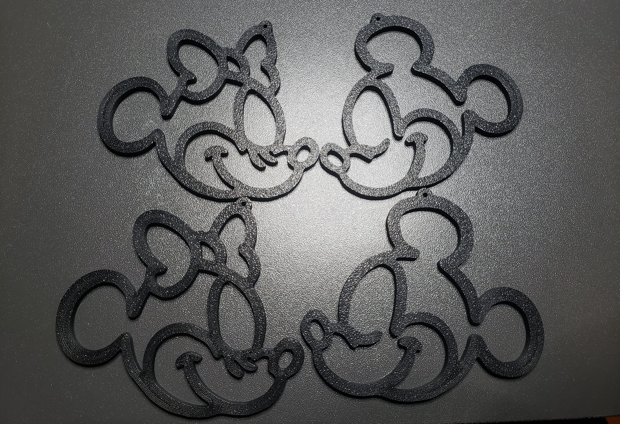 Bông tai Disney với hình ảnh Mickey và Donald