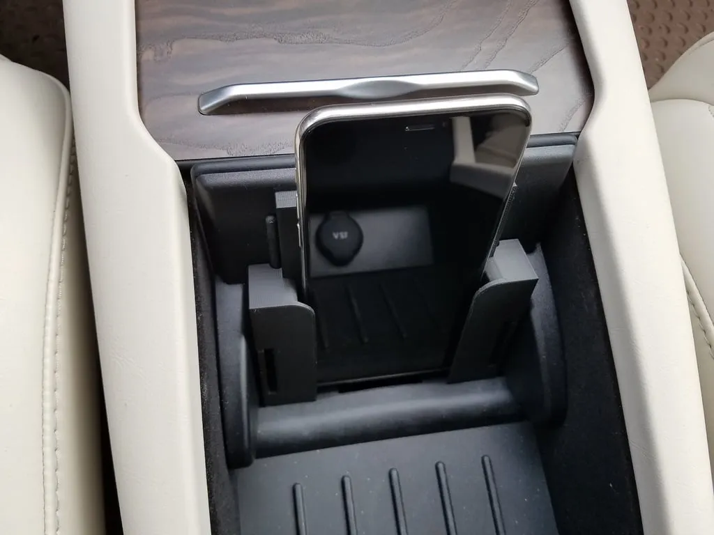 Đế sạc Qi cho điện thoại Tesla thiết kế riêng cho iPhone 12