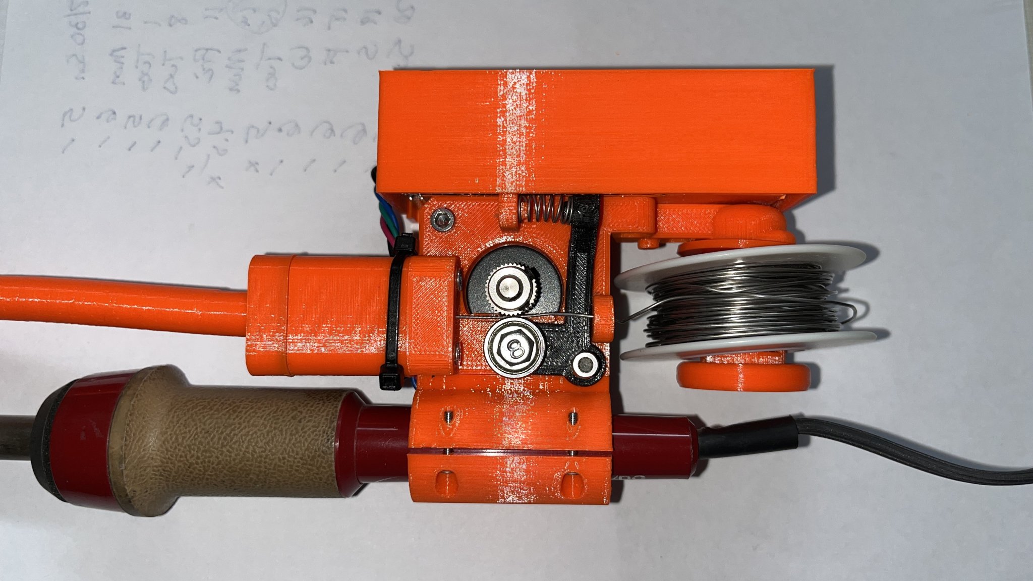 Máy cấp dây hàn tự động một tay