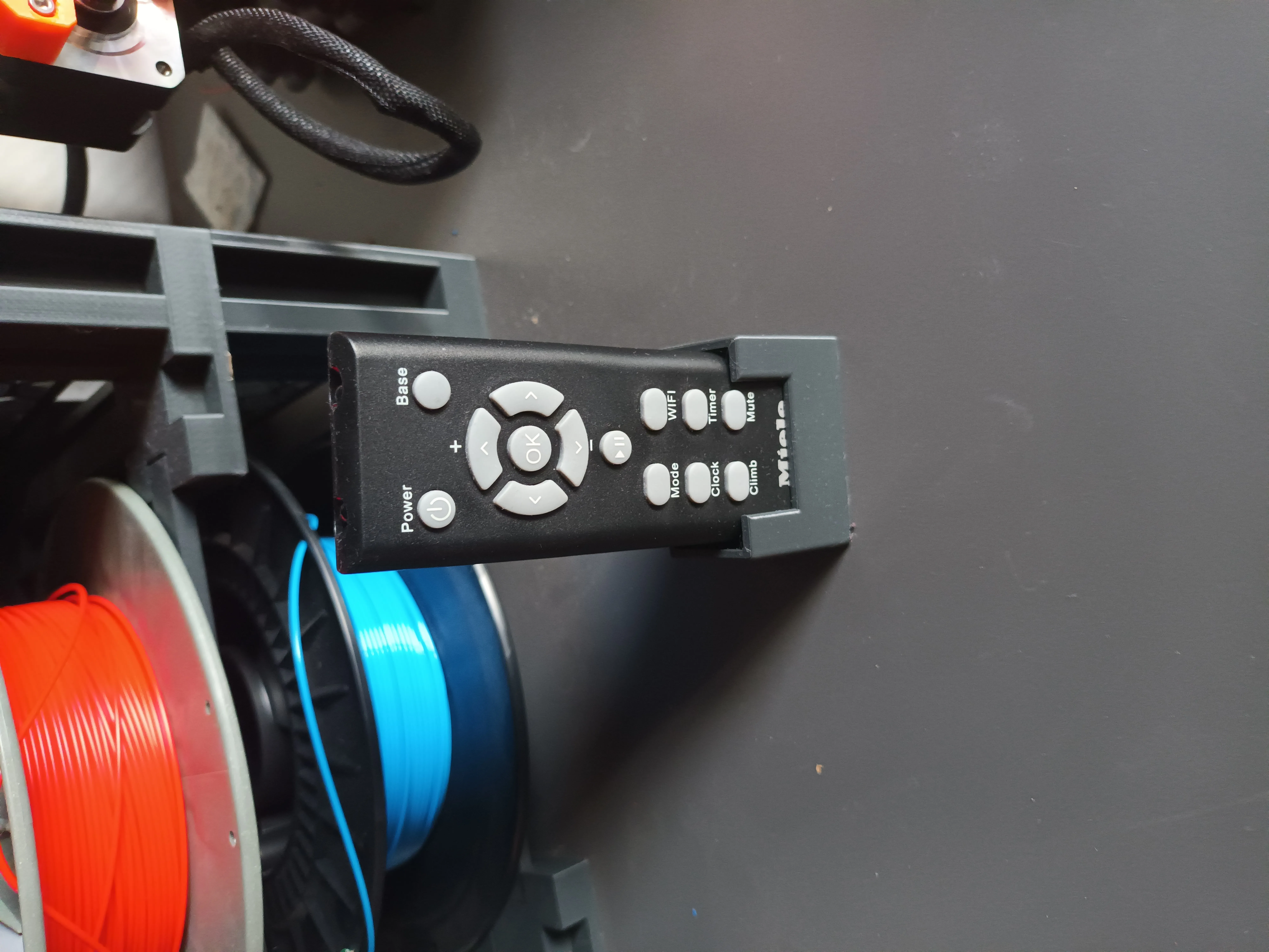 Giá đỡ điều khiển từ xa cho robot hút bụi Miele Scout RX2