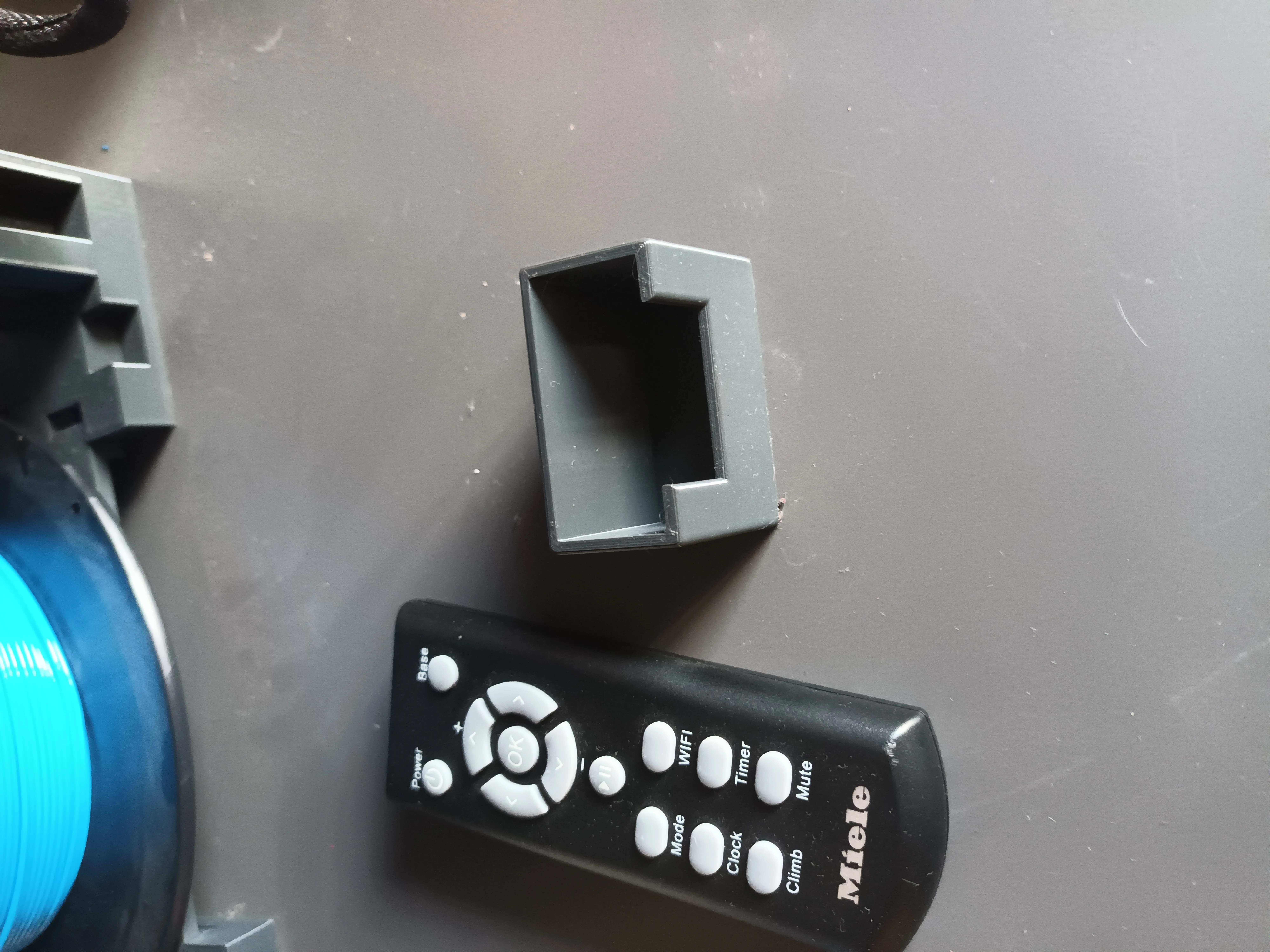 Giá đỡ điều khiển từ xa cho robot hút bụi Miele Scout RX2