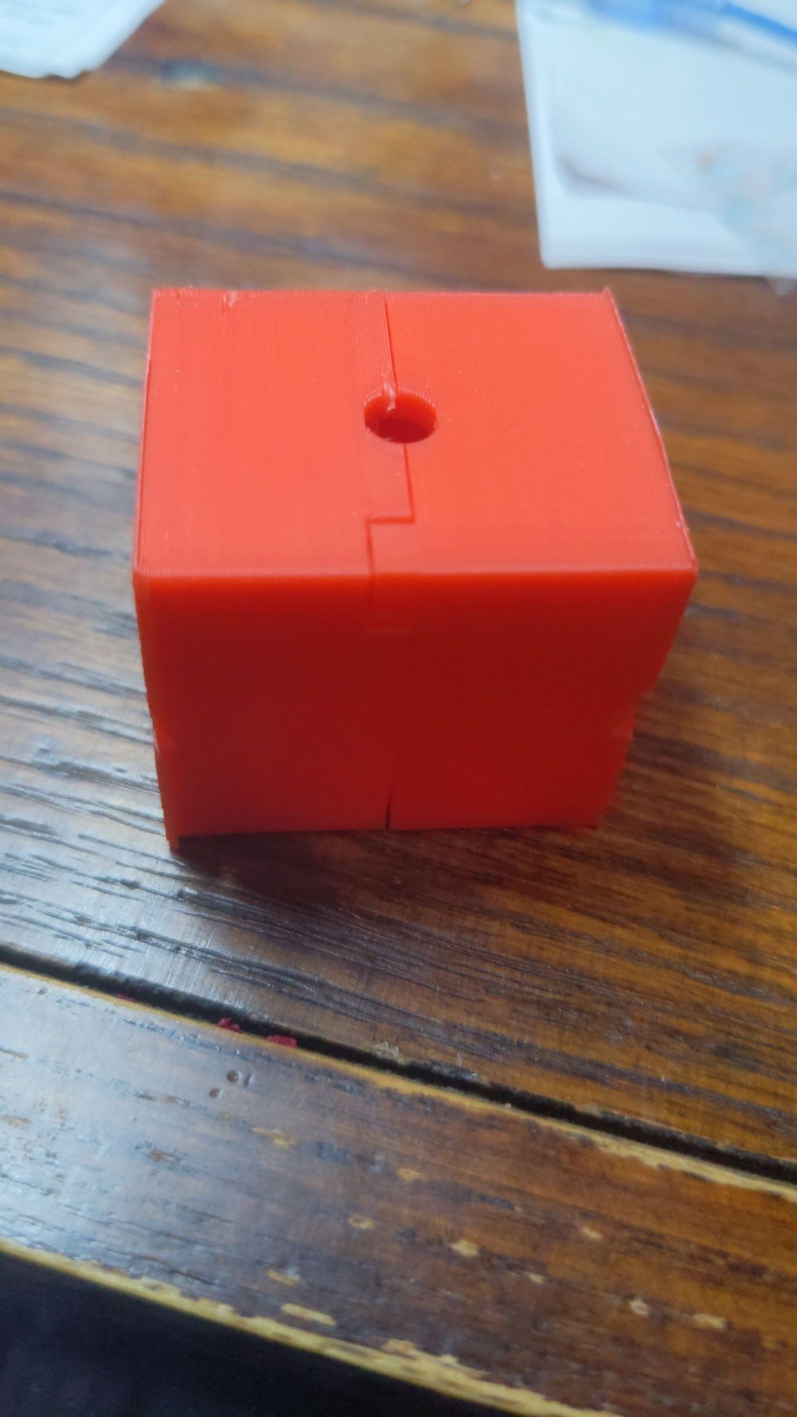 Khuôn hình khối lập phương cho cà chua vuông