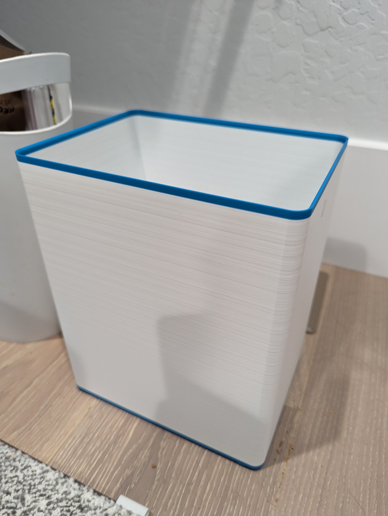 Thùng rác hình chữ nhật kích thước 205mm x 155mm x 255mm