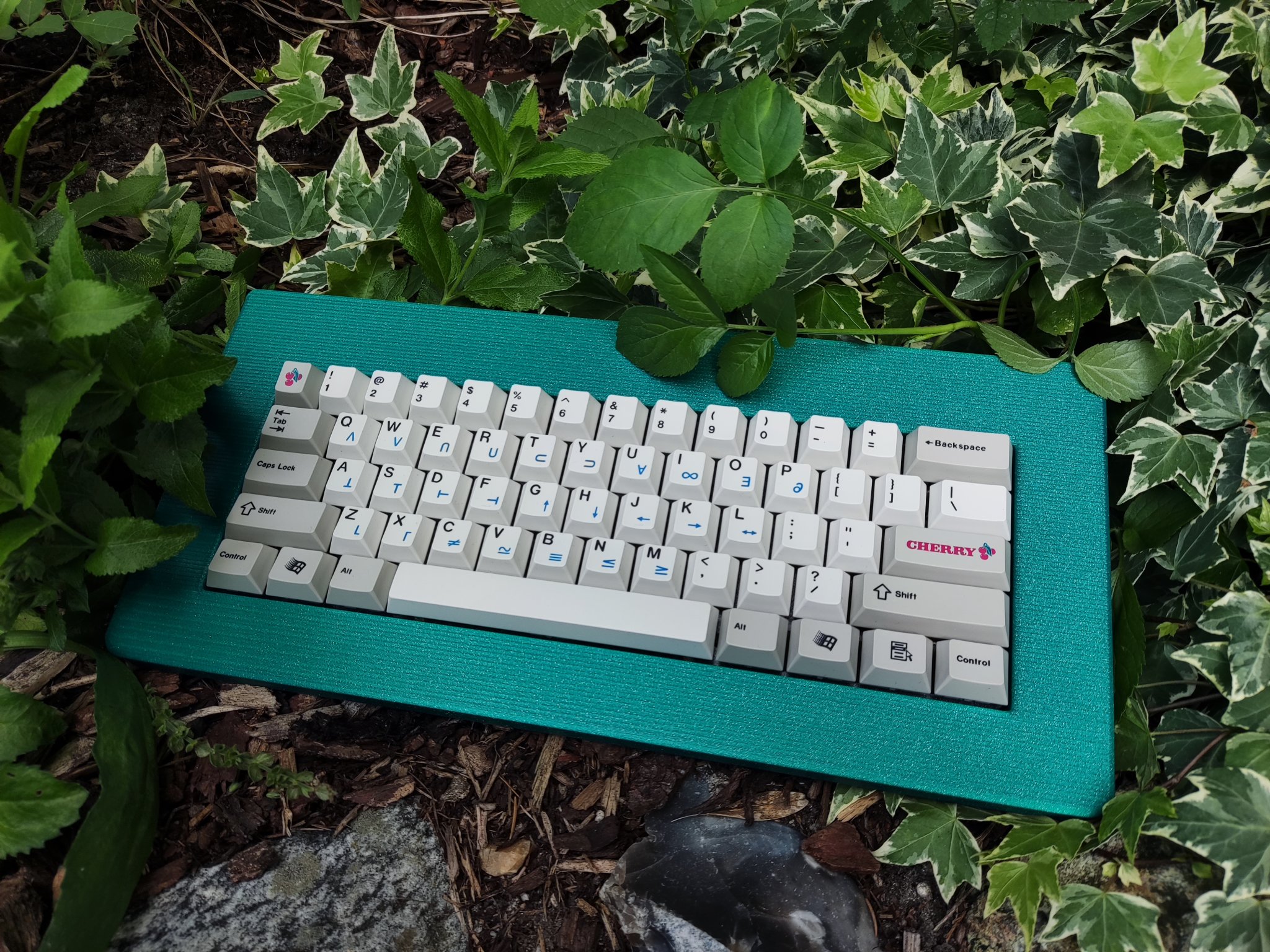 Vỏ bàn phím Chubby60 với thiết kế dày dạn 60%