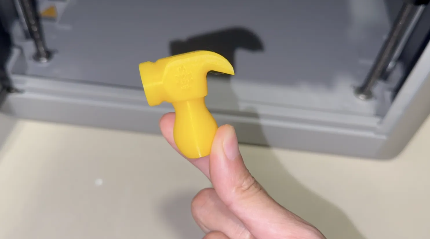 Búa và liềm mini dễ thương cho trẻ em