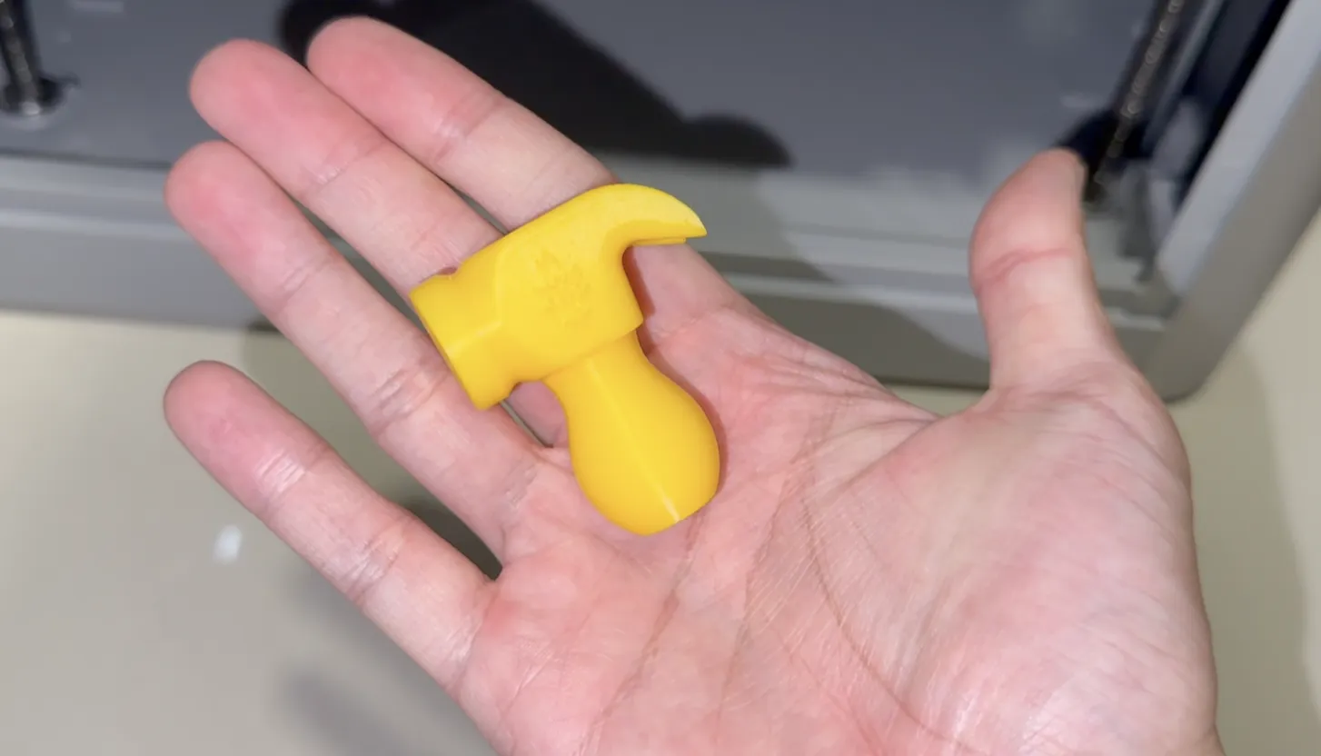 Búa và liềm mini dễ thương cho trẻ em