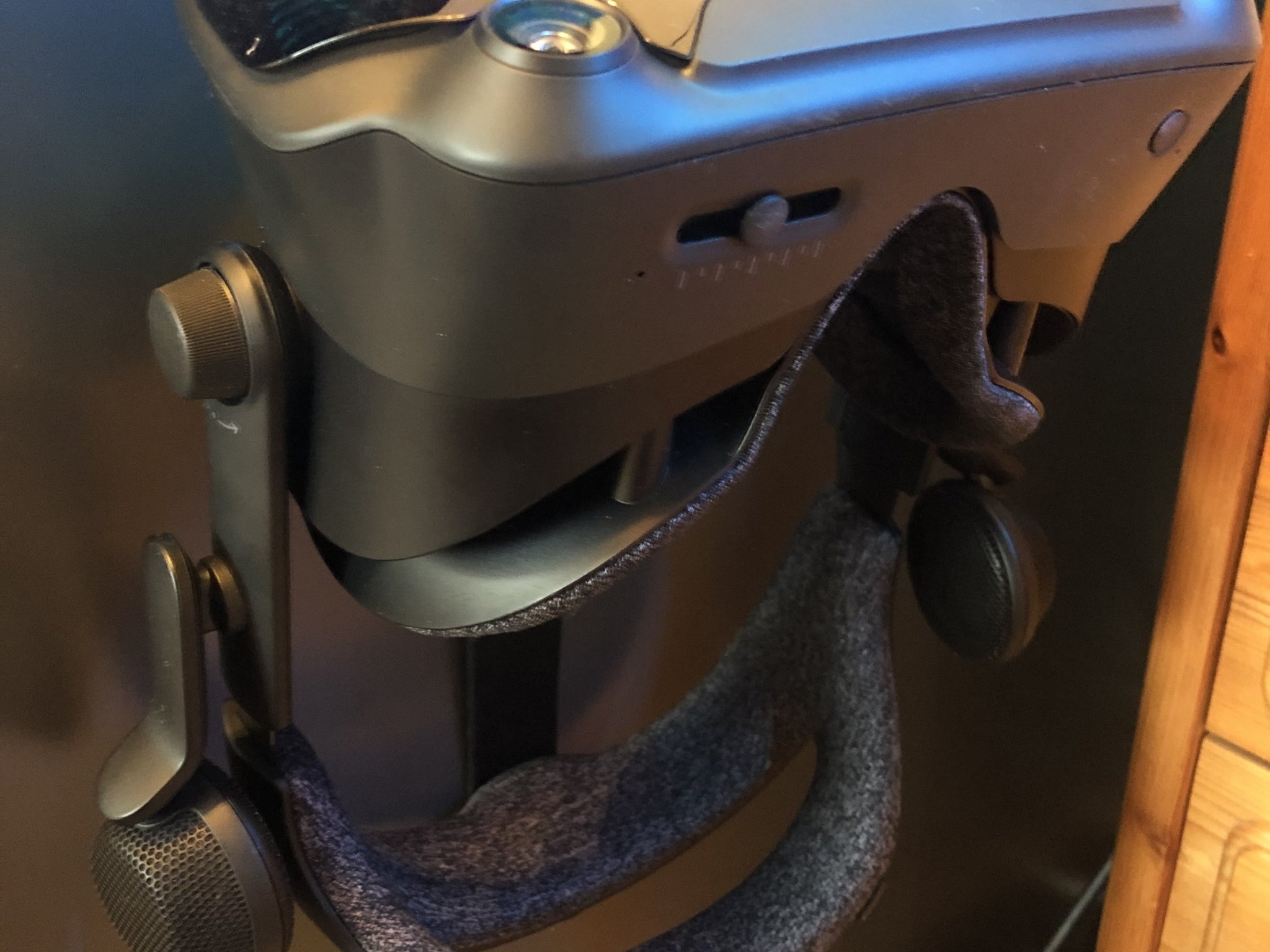 Cái móc treo cho Valve Index