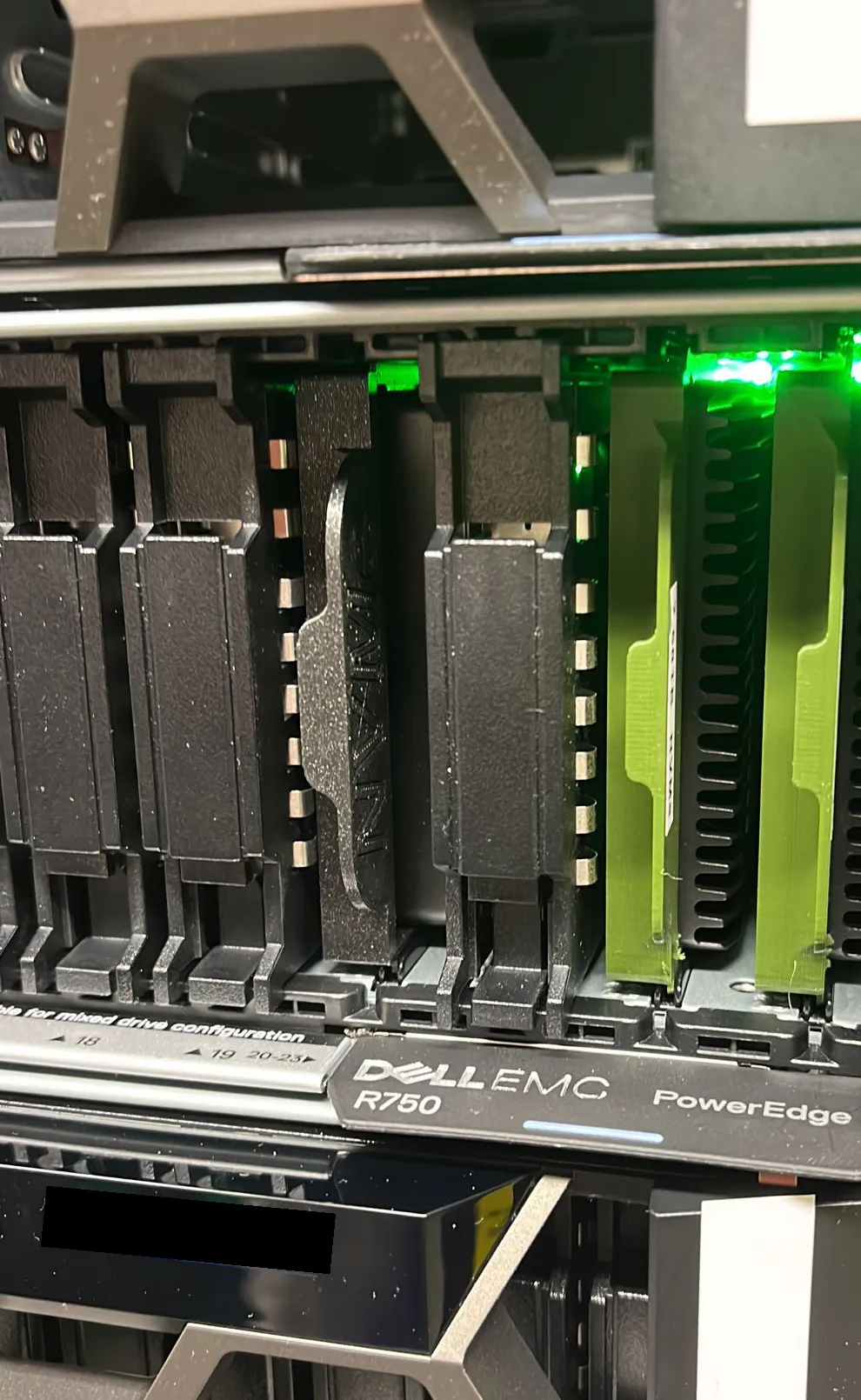 Giá đỡ ổ NVMe U.2 cho máy chủ Dell Power Edge