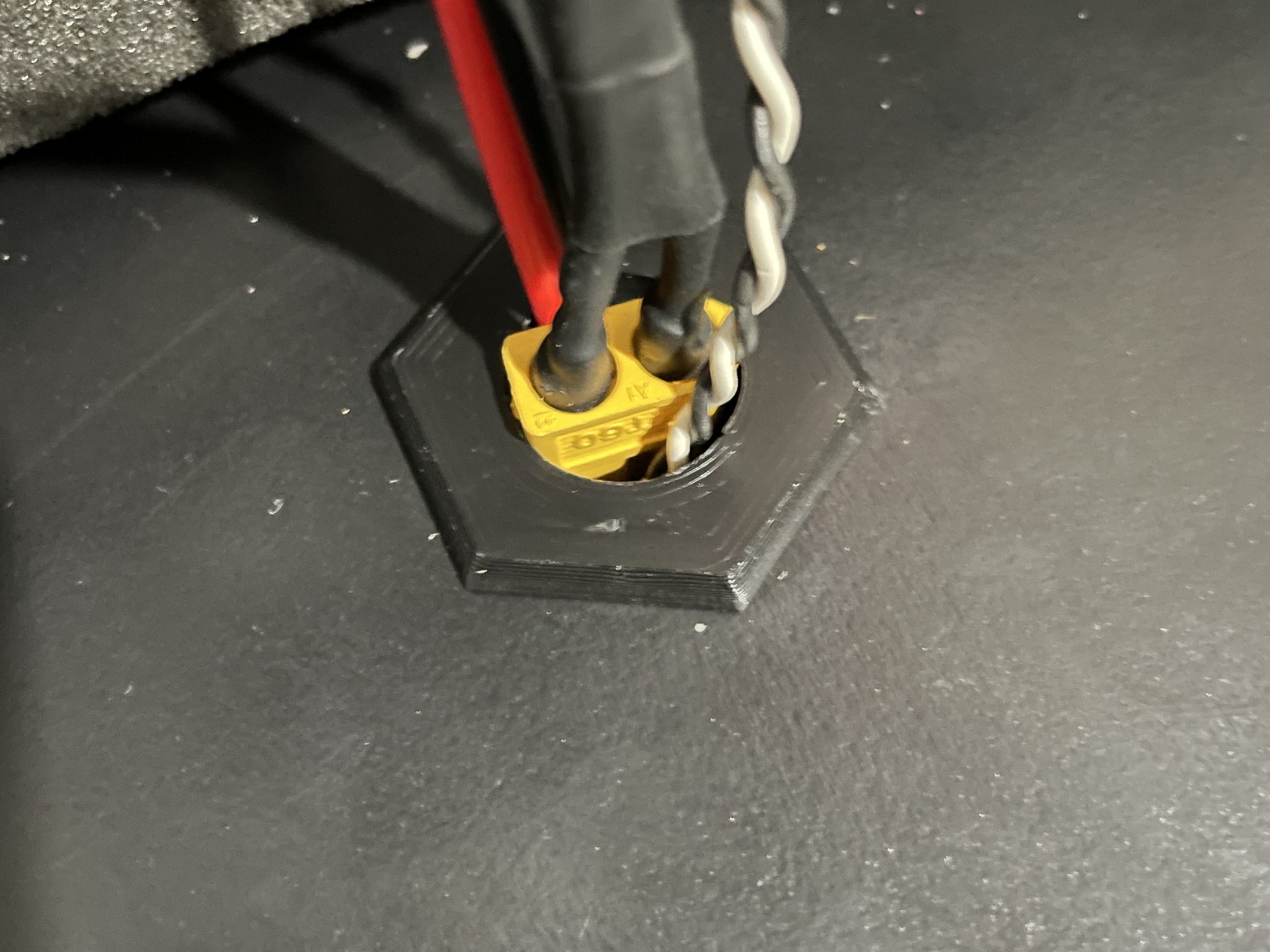 Cáp nguồn đi qua cho vỏ Lack phù hợp với đầu nối XT60