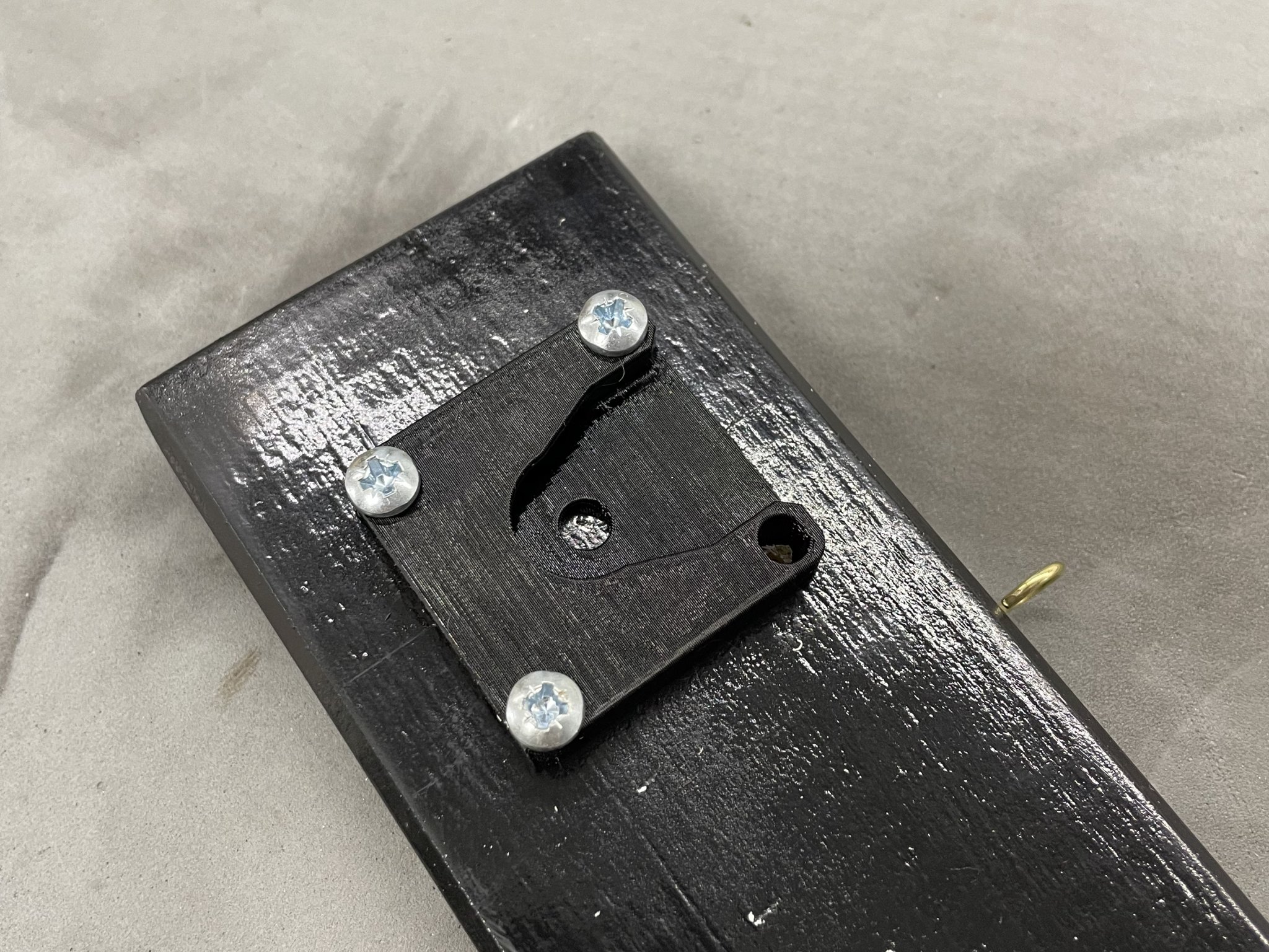 Giá đỡ treo tường cho khung ảnh và đồ trang trí nặng