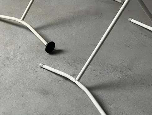 Bánh xe và trục tích hợp cho giá phơi đồ