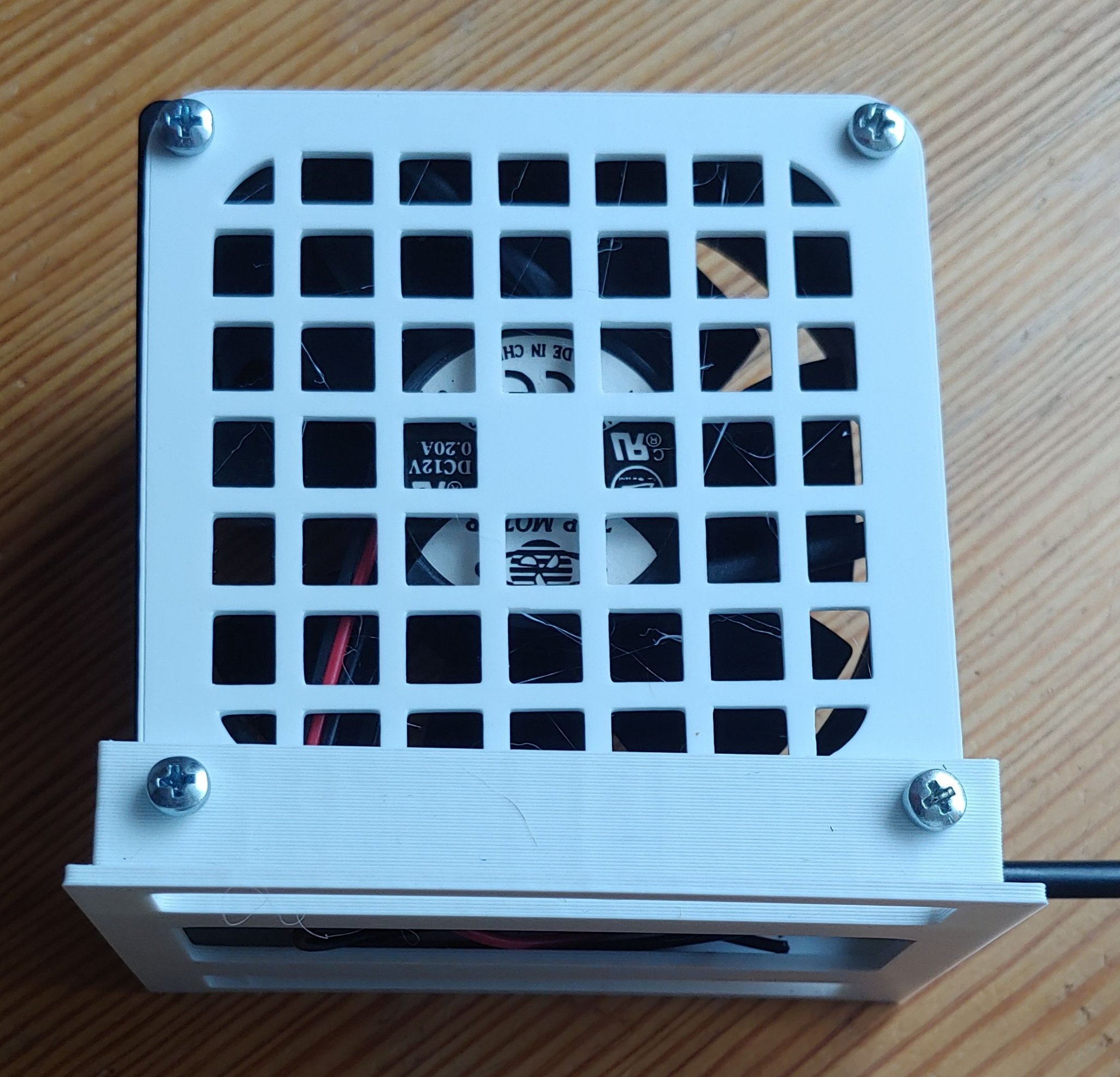 Quạt để bàn làm mát bằng quạt PC