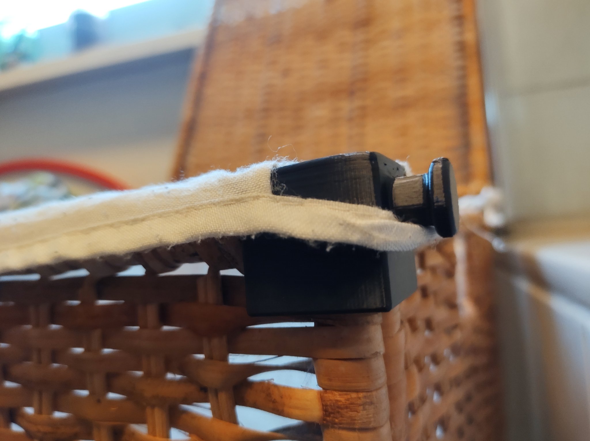 Móc góc cho giỏ giặt IKEA Branäs